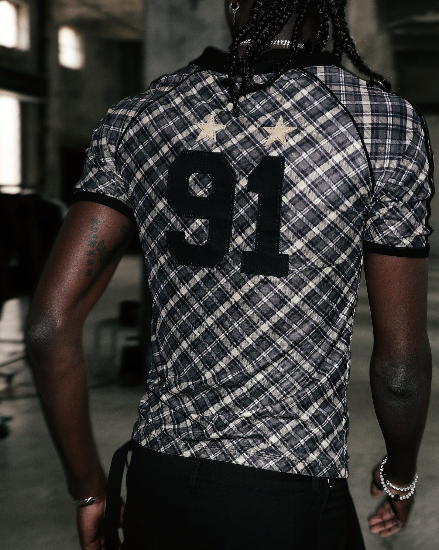 Vintage Club V-Neck Check T-Shirt - Black