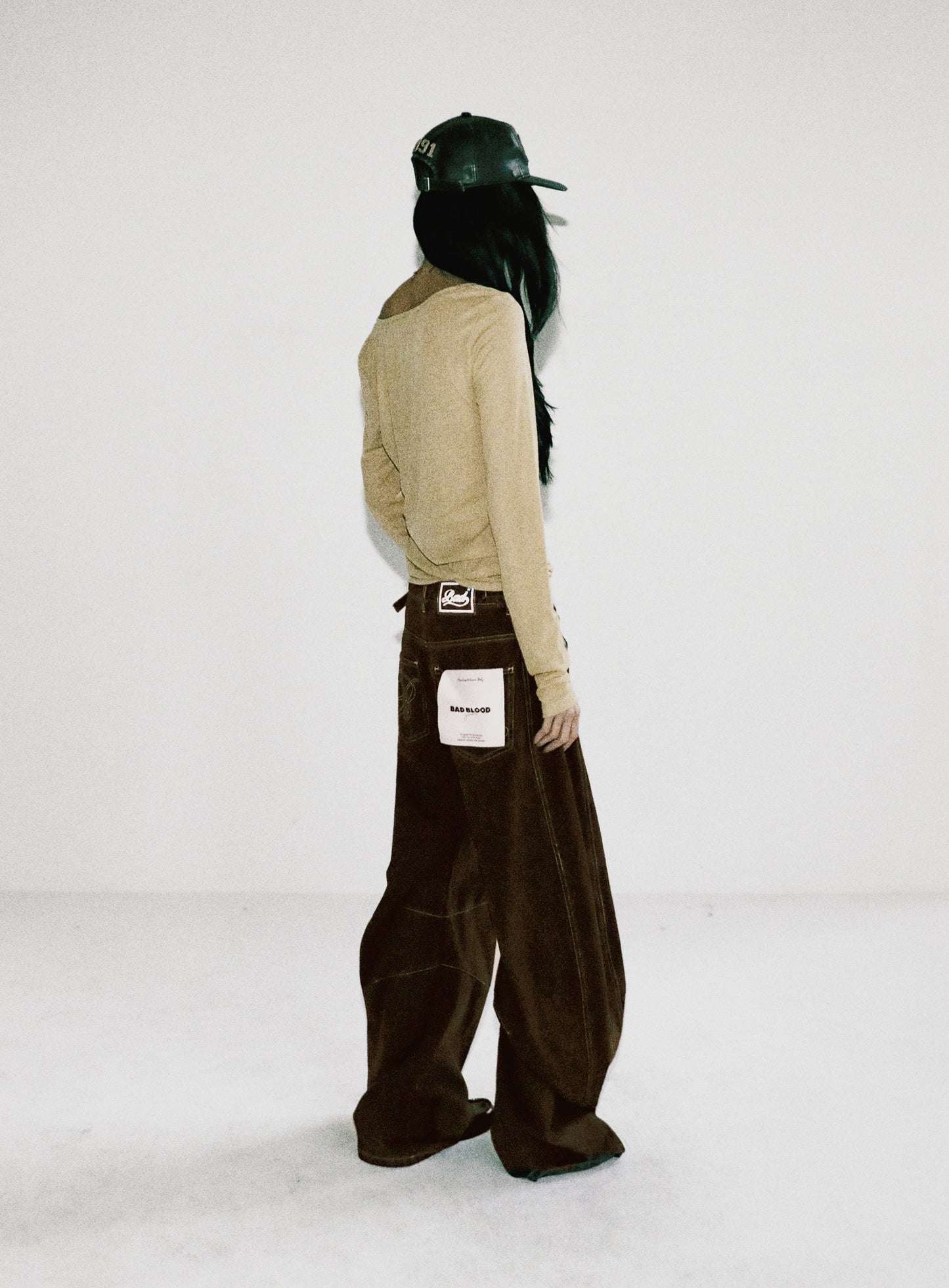 Noah Barrel Denim Jeans - Tobacco