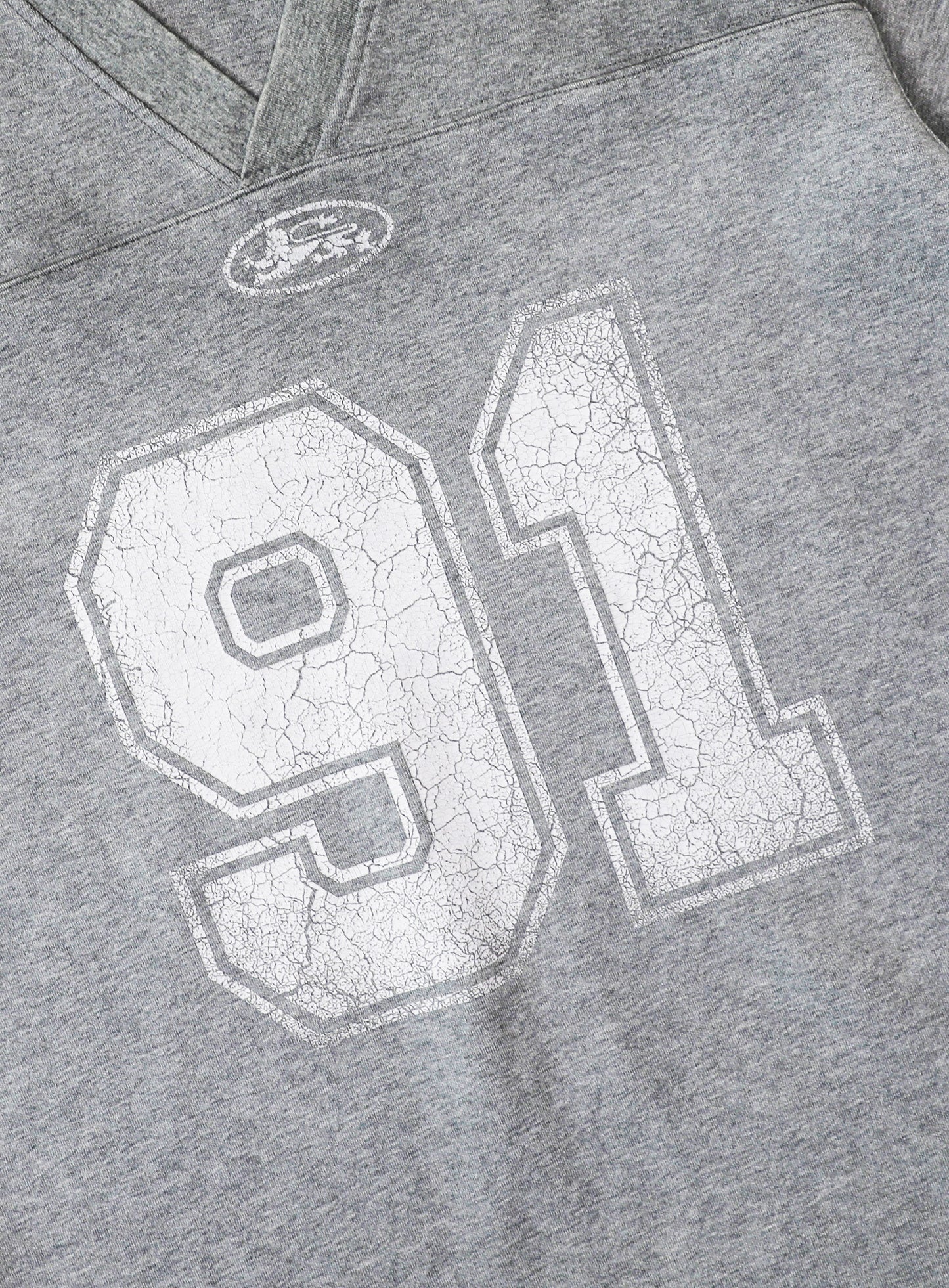 91 Crack Print V-Neck T-Shirt - Grey