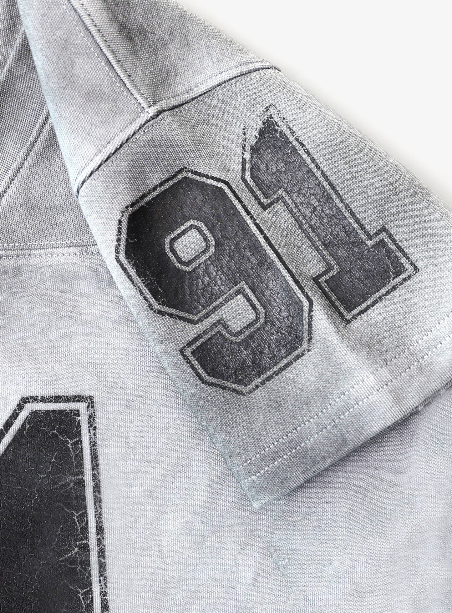 91 Crack Print V-Neck T-Shirt - White