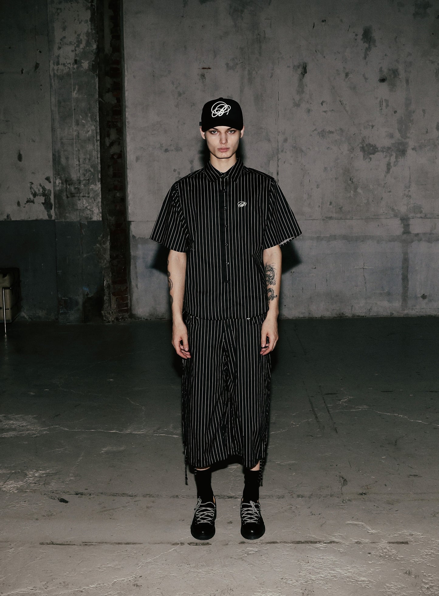 Dark Classic Short Sleeve Shirt - Black/Striped