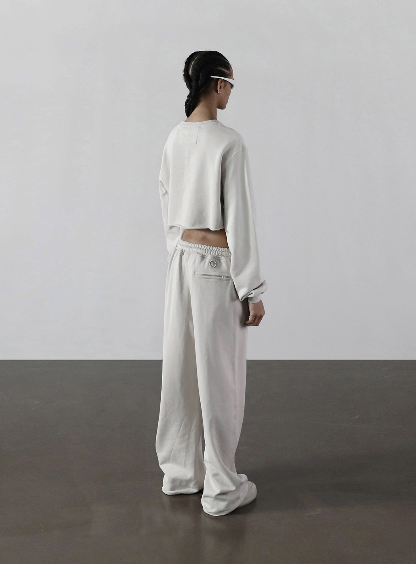 Old Effect Crop Sweatshirt - Studio