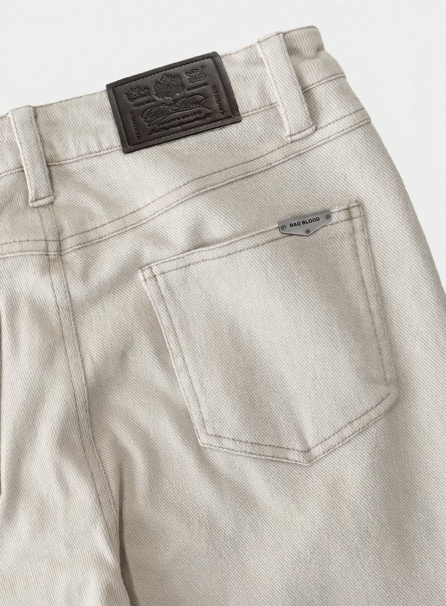 [w-pts26-072] 702 Low-Rise Bootcut Pants - Cream