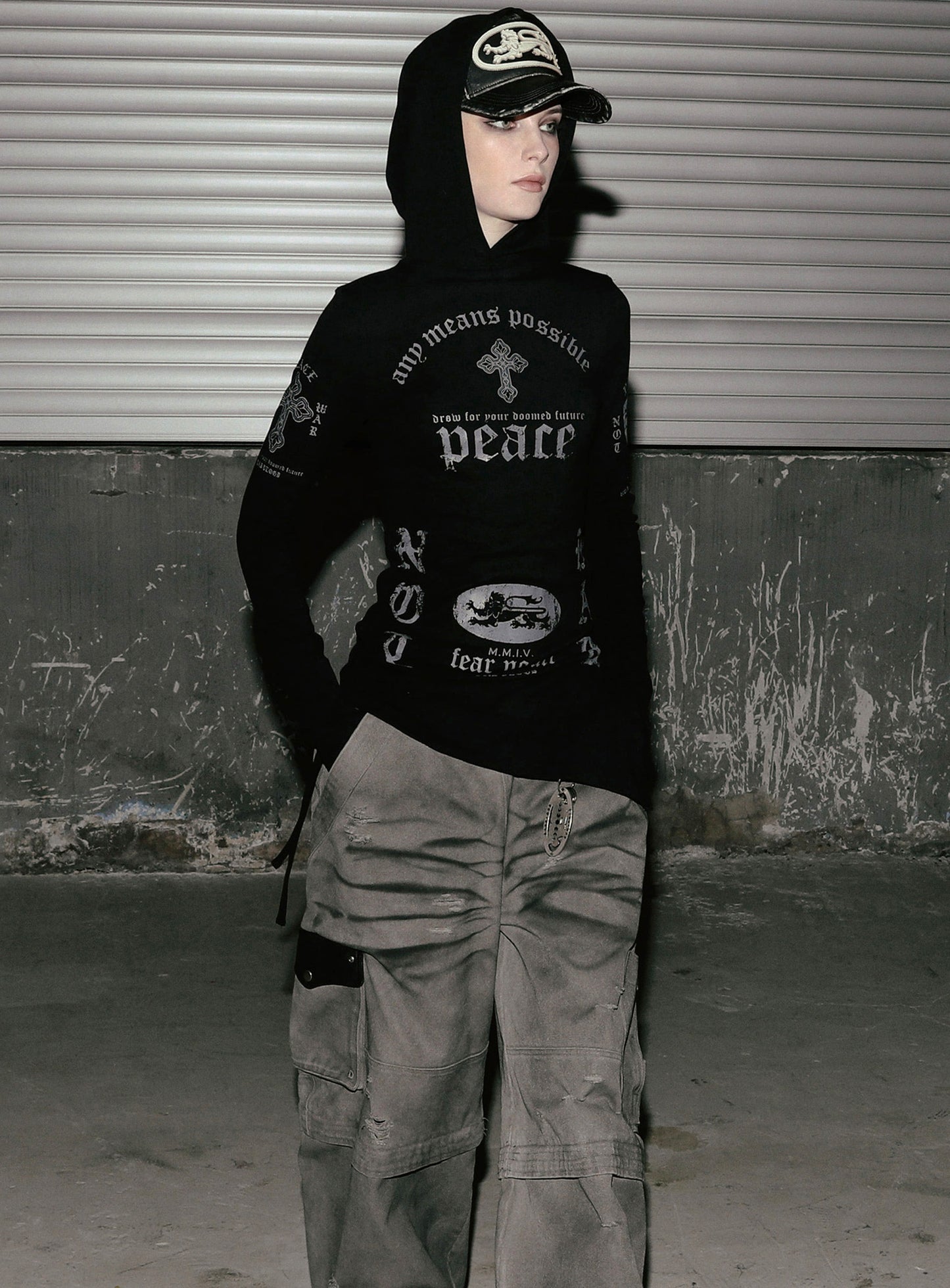 [w-hde25-089] PEACE NOT WAR Slim Cutout Hoodie - Black