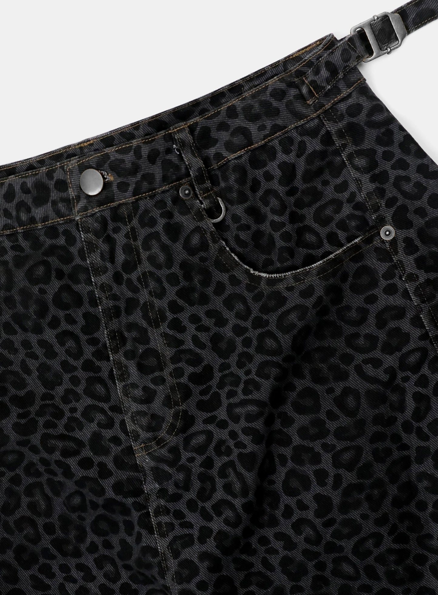 Lion Patch Washed Barrel Pants - Black Leopard