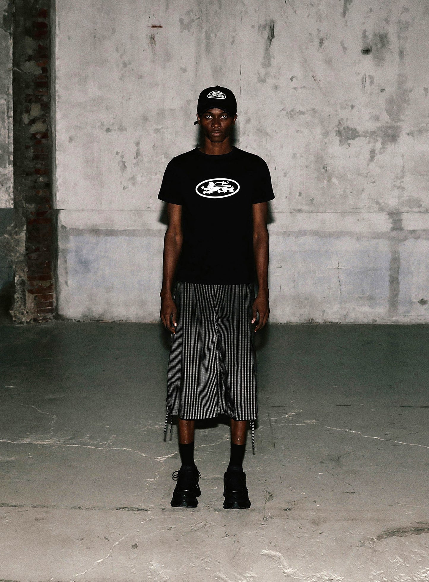 Cosmo Graphic Bermuda Pants - Black Check