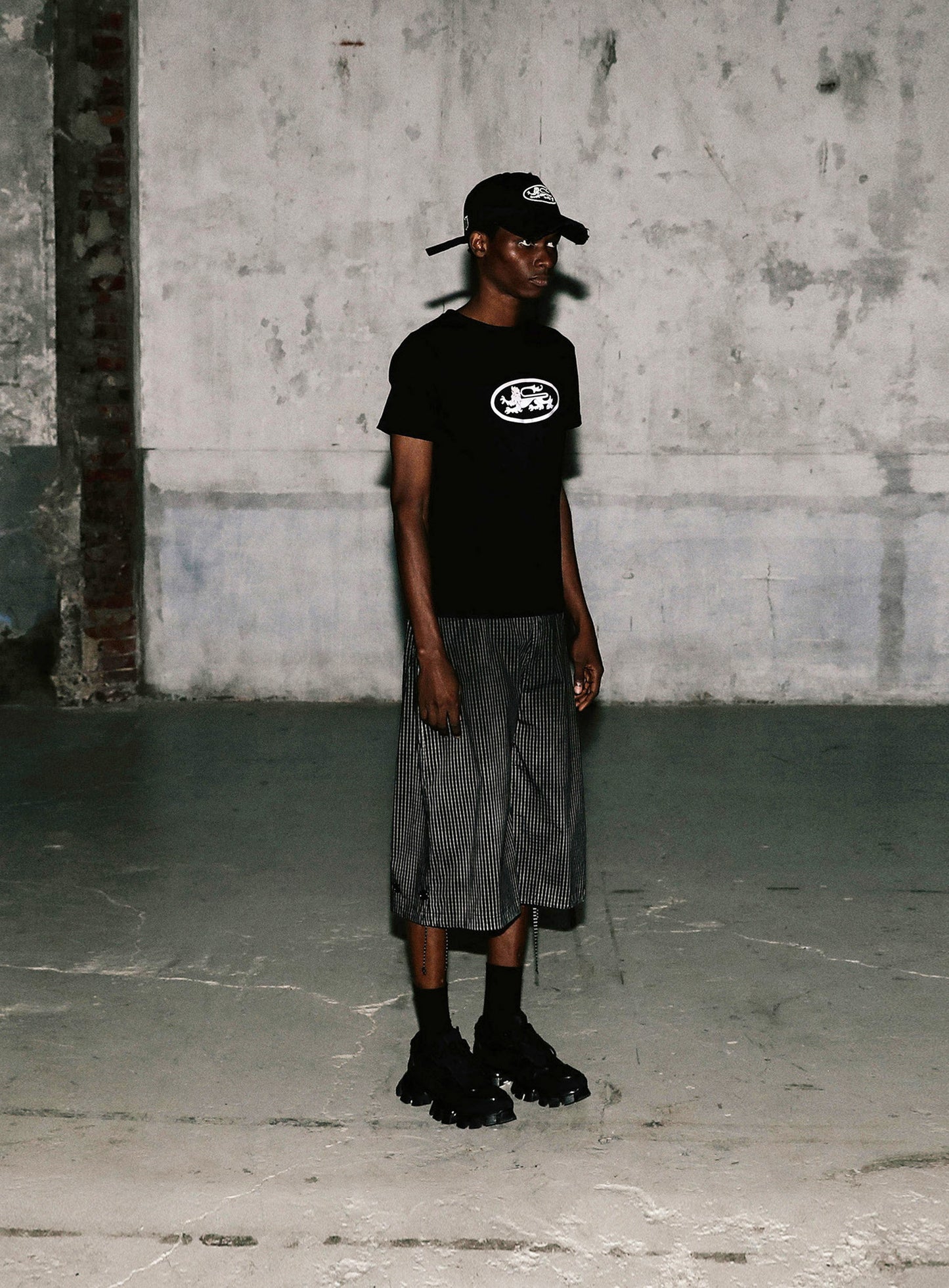 Cosmo Graphic Bermuda Pants - Black Check