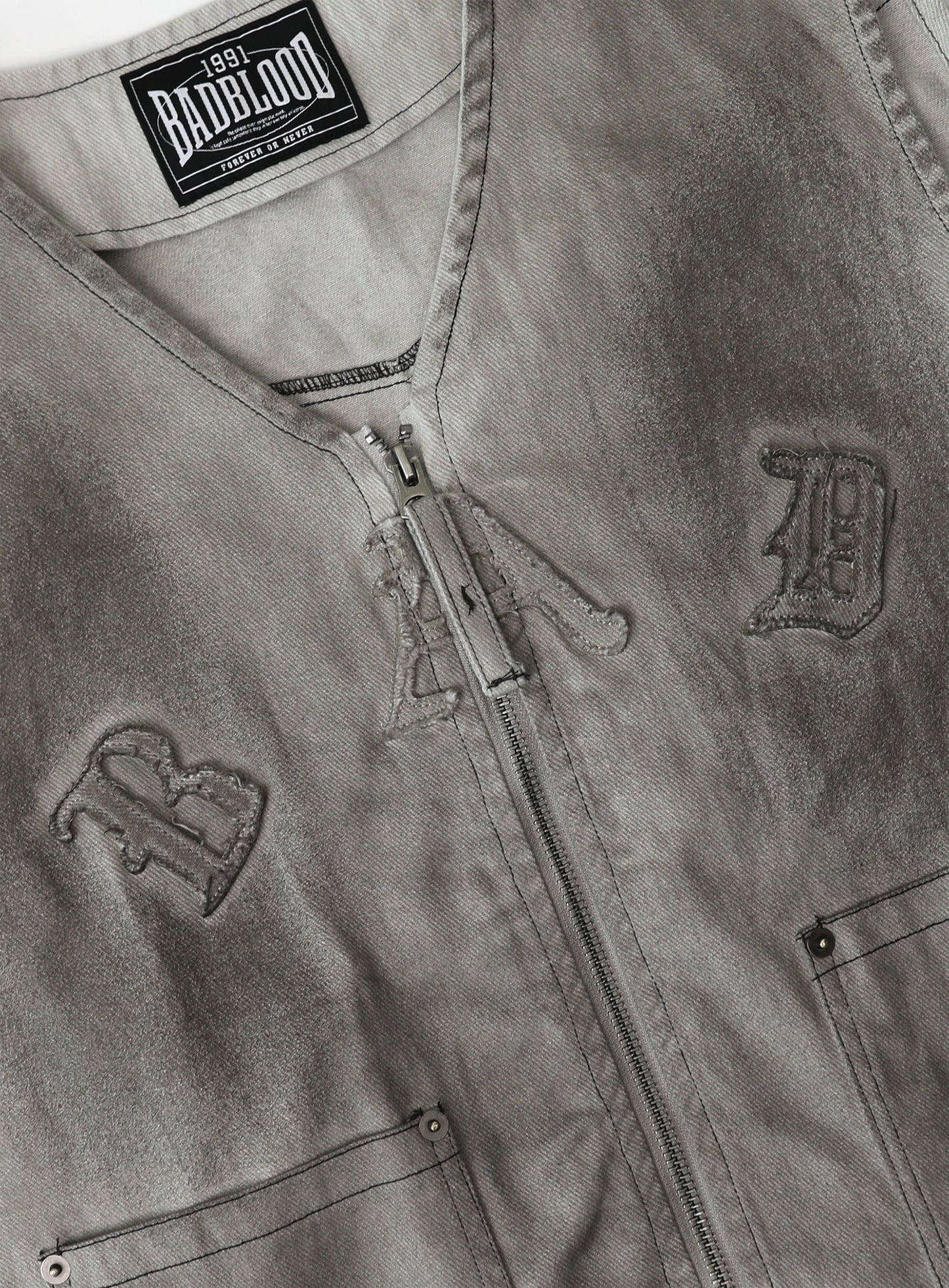 Lion Patch Vest - Mud White