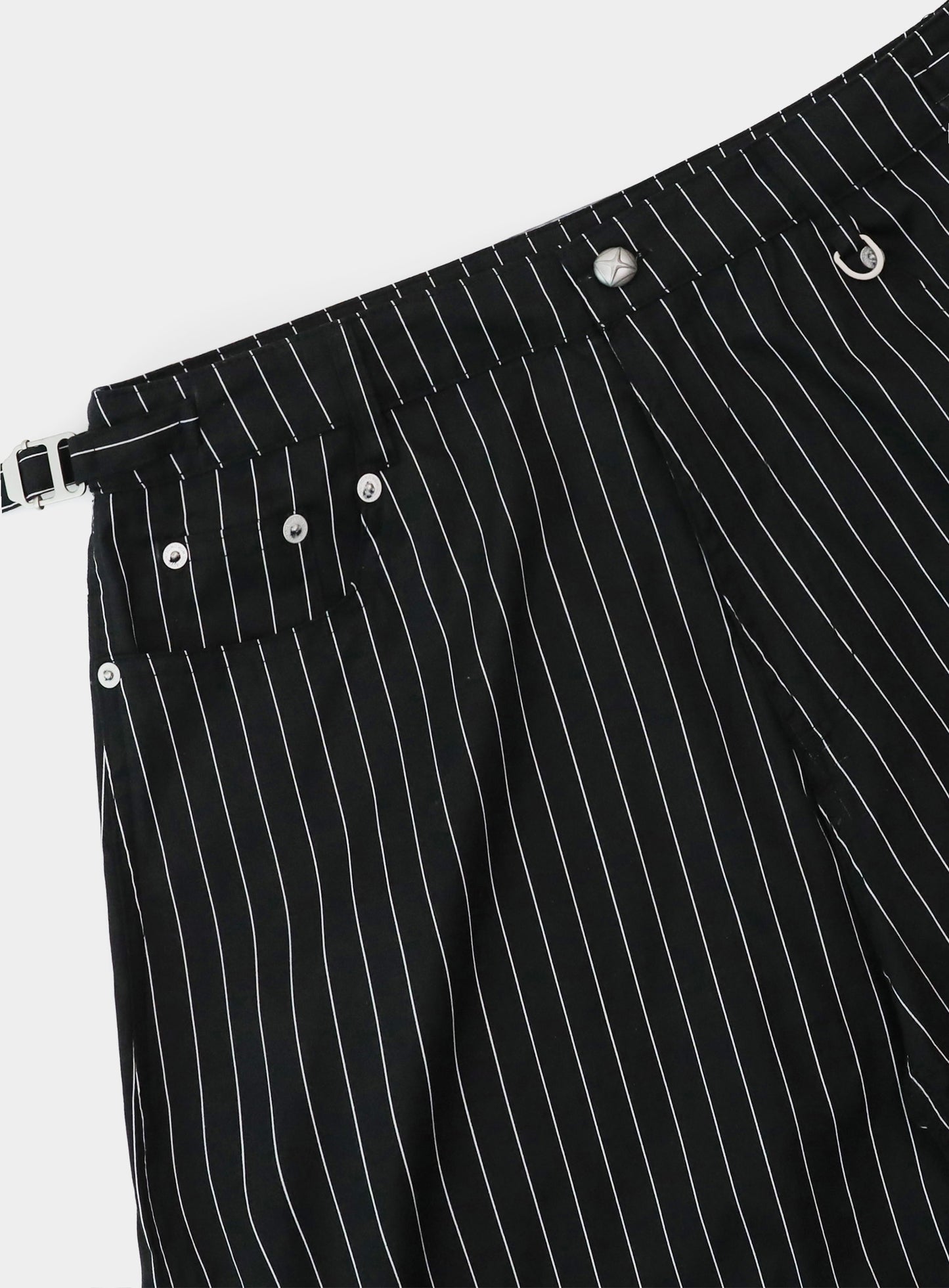 Cosmo Graphic Bermuda Pants - Black/Striped