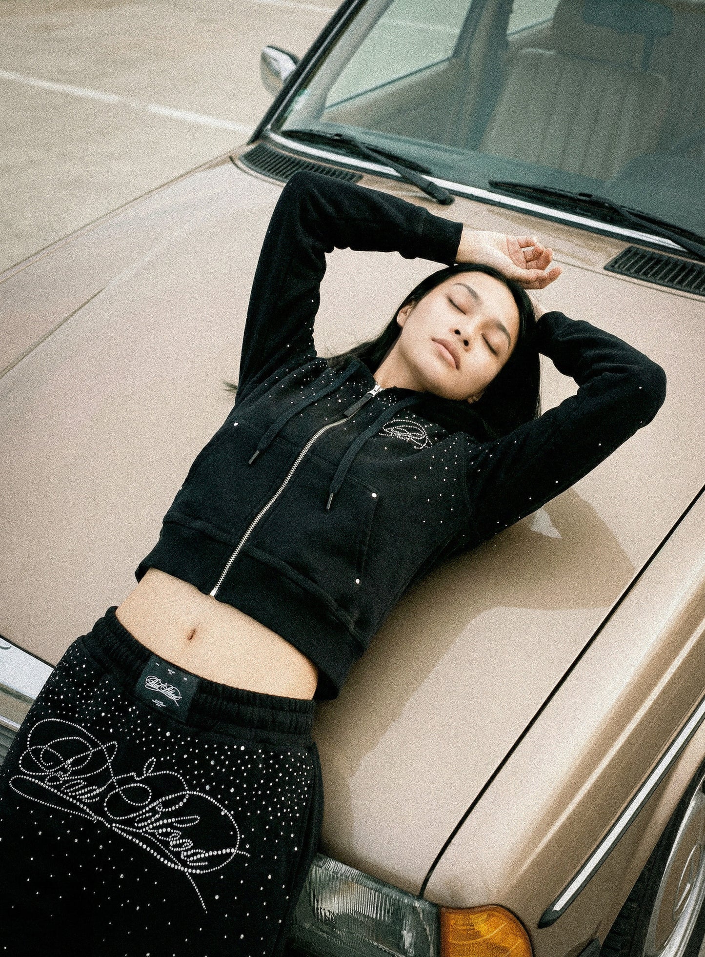 [w-hde25-078] Dark Classic Rhinestone Hooded Zip-Up Slim Fit - Black