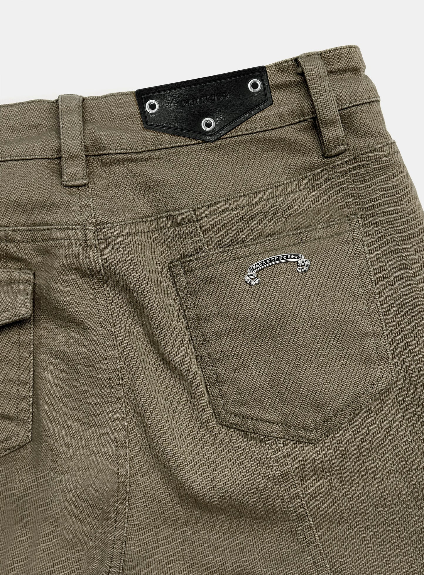 [w-pts26-091] 109 Low-Rise Cargo Bootcut Pants - Khaki