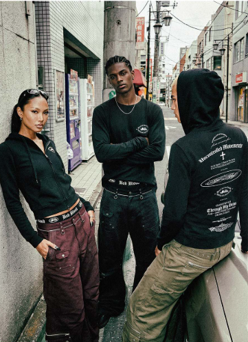[w-tww26-275] T.M.V. UNCONTROLLED Long Sleeve1- Black