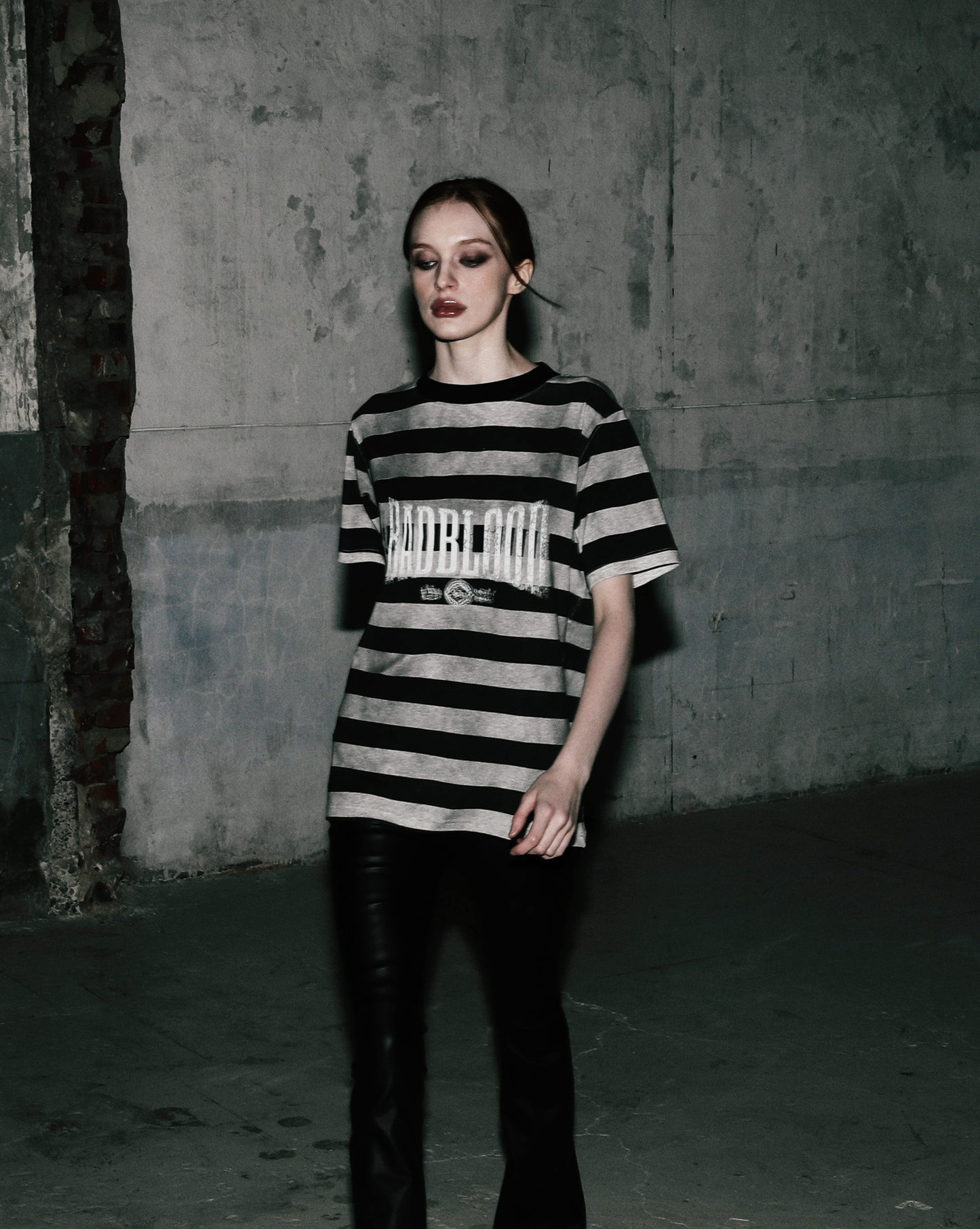 Curved Logo Dusty Stripe T-Shirt - Black/Grey