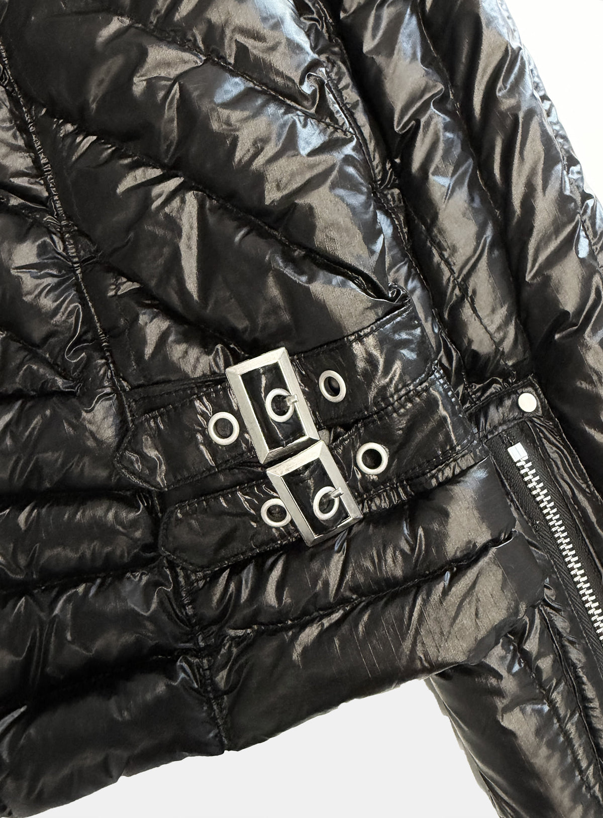 [﻿PREORDER] [w-jkt26-076] Chevron 321 Lightweight Hooded Puffer – Black