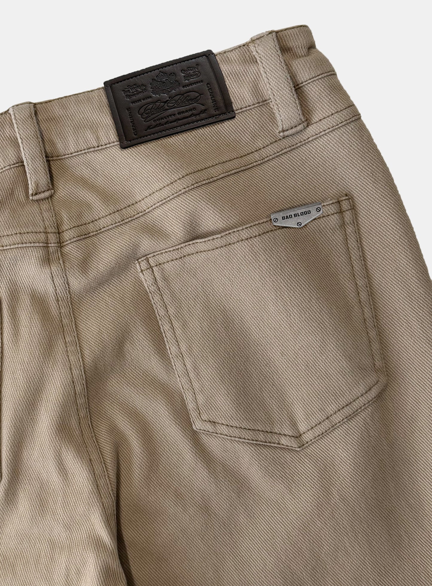[w-pts26-073] 702 Low-Rise Bootcut Pants - Beige
