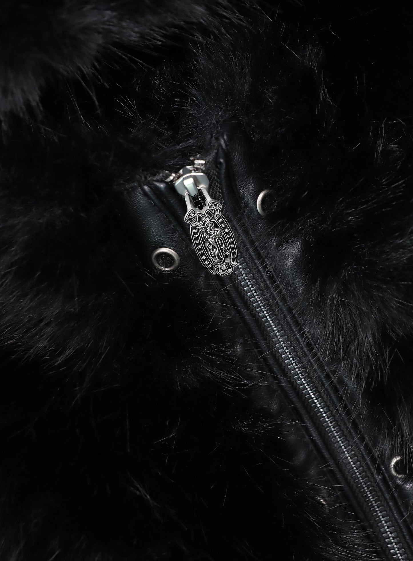 [w-jkt25-051] Viper81 Hooded Fur Jacket - Black