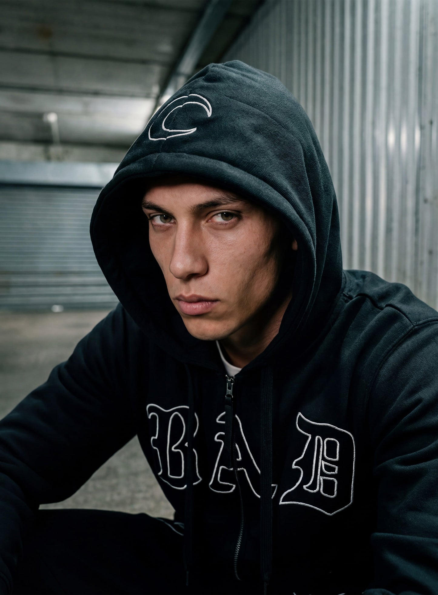 [w-jkt26-001] Titan Stroke Zip-Up Hoodie - Black