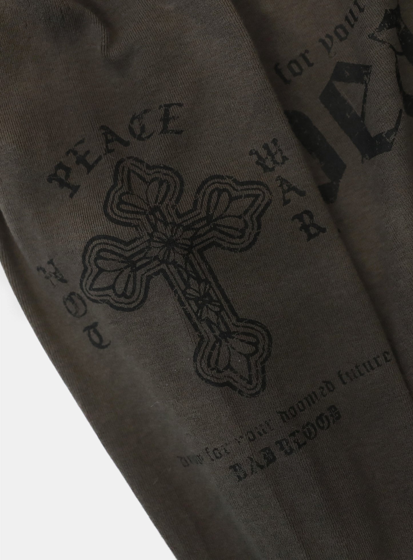 [w-hde25-088] PEACE NOT WAR Slim Cutout Hoodie - Charcoal