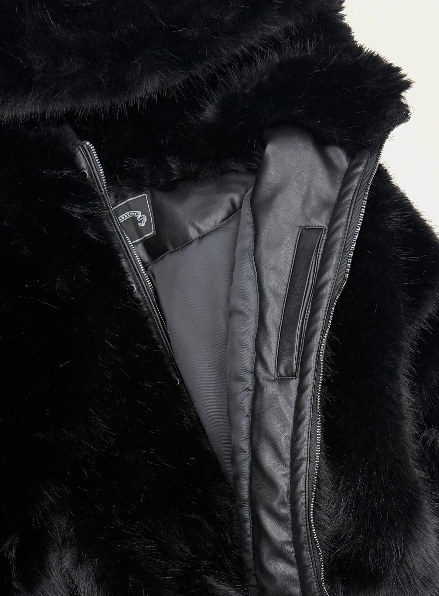 [w-jkt25-051] Viper81 Hooded Fur Jacket - Black