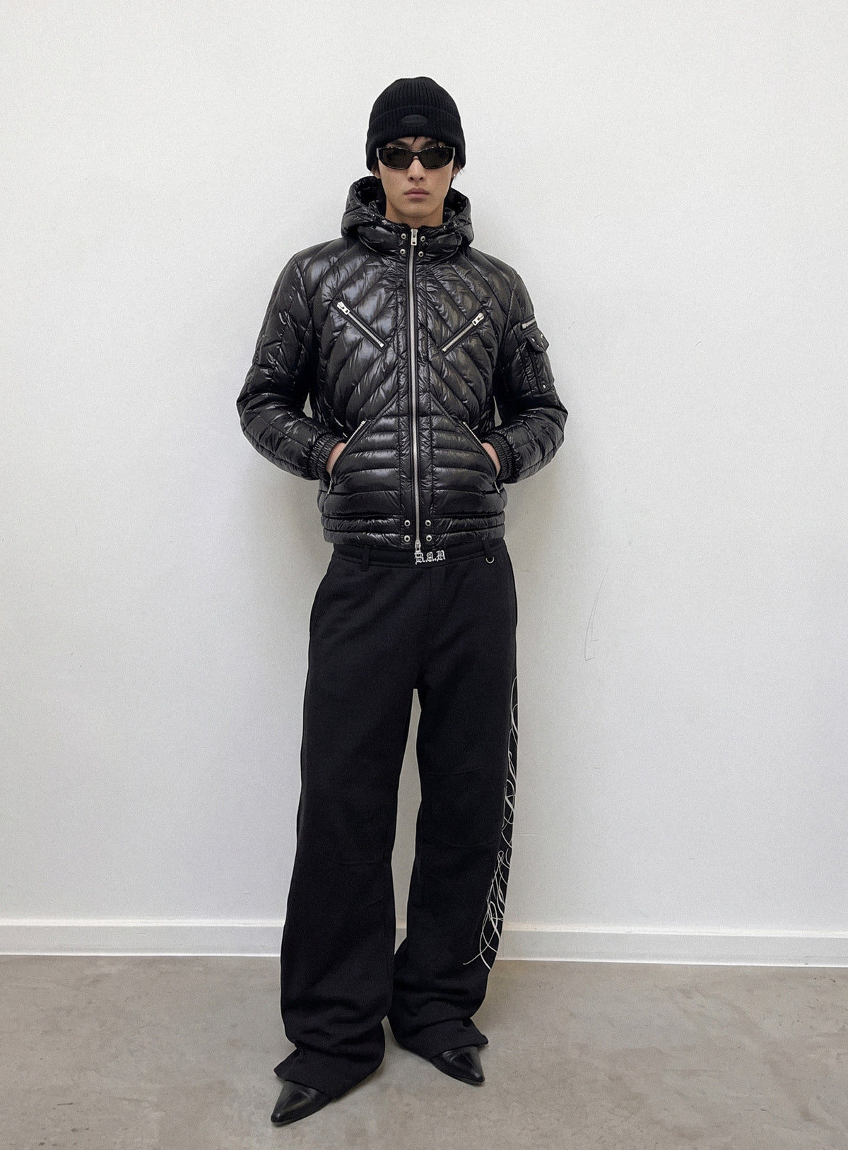 [﻿PREORDER] [w-jkt26-076] Chevron 321 Lightweight Hooded Puffer – Black