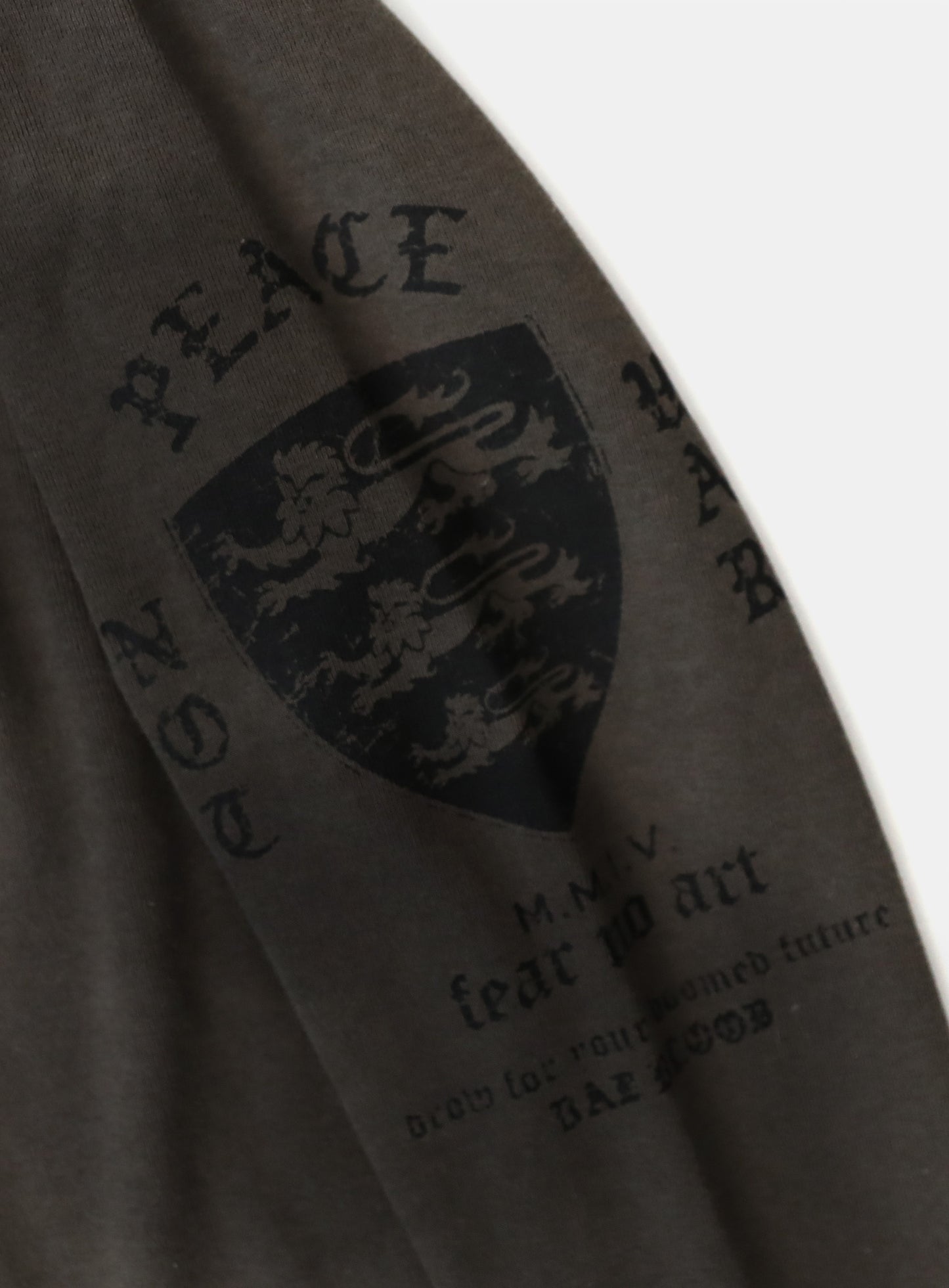 [w-hde25-088] PEACE NOT WAR Slim Cutout Hoodie - Charcoal