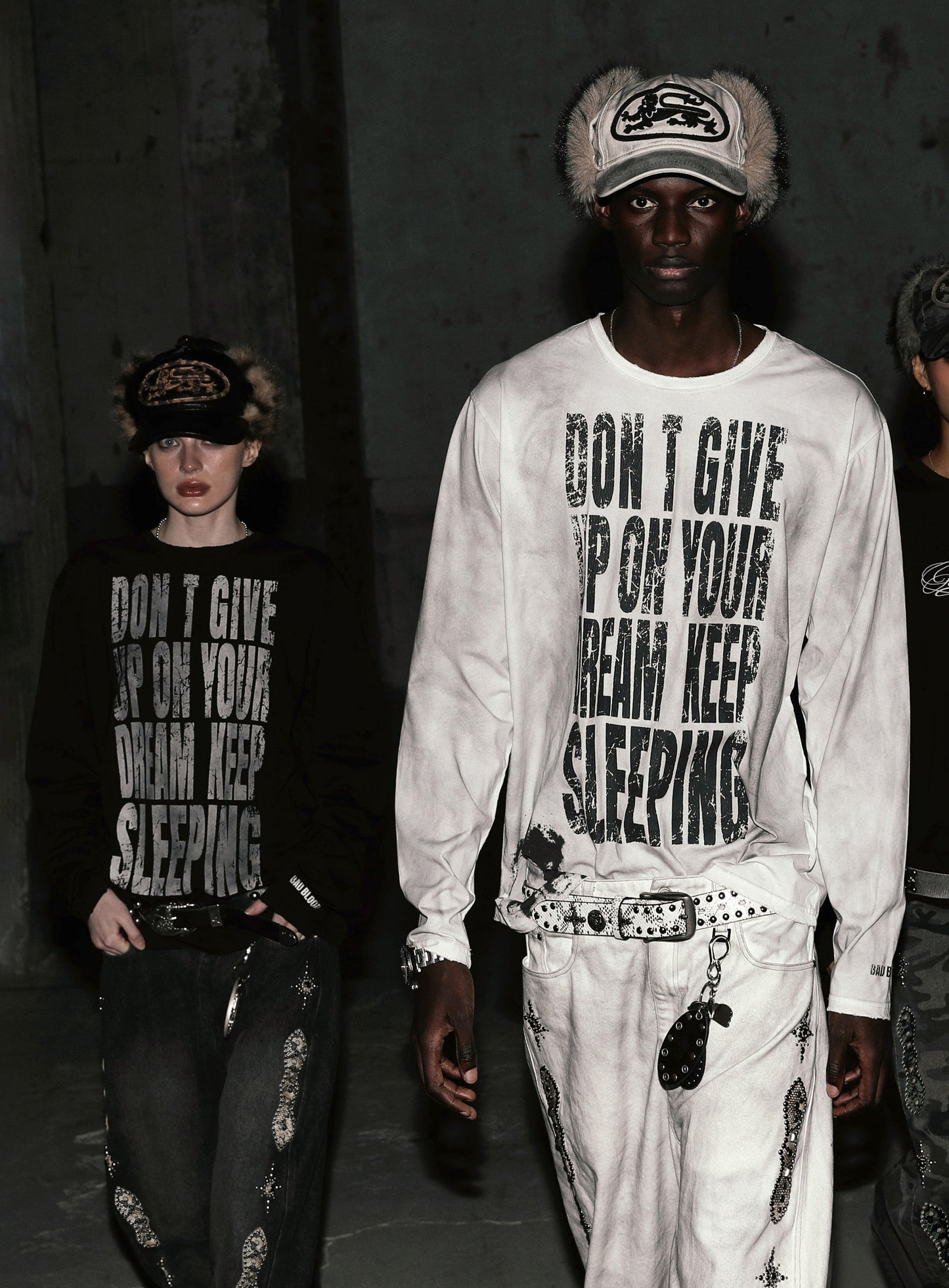 KEEP SLEEPING Long Sleeve - Dusty White