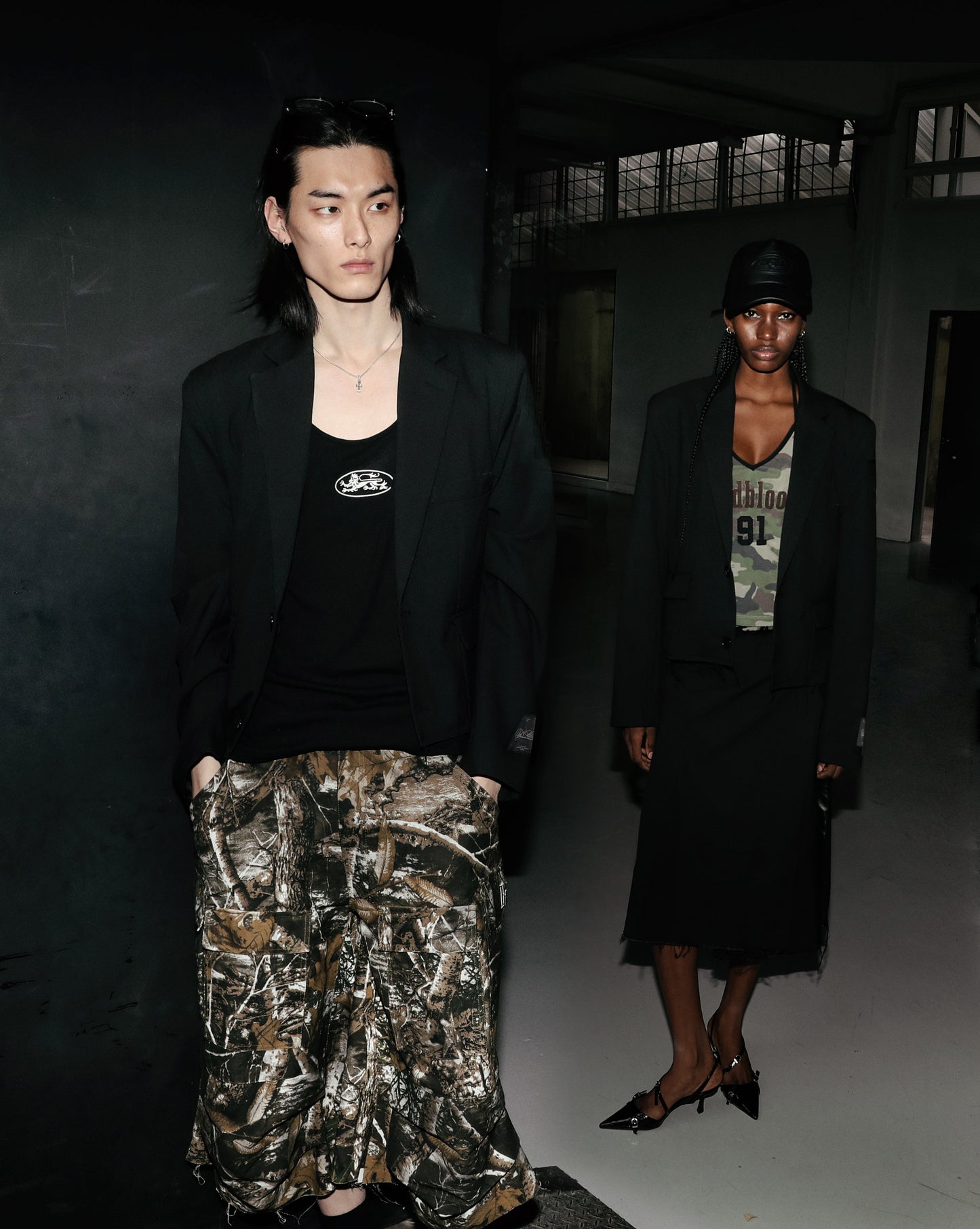 Low Edge Crop Blazer - Black