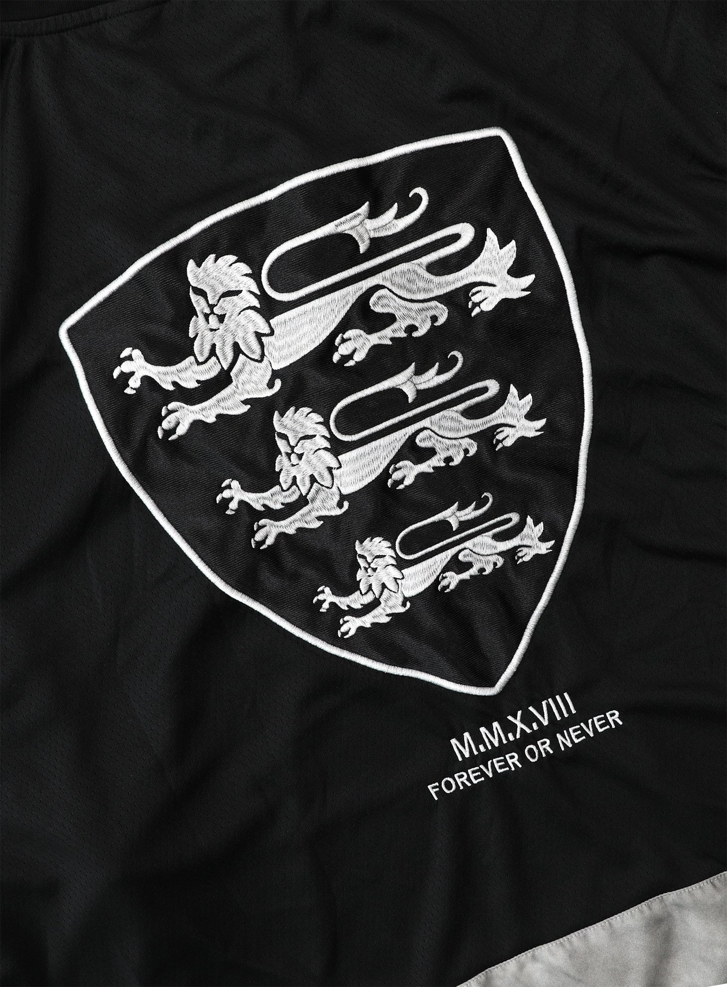 Shield M Contrast V-Neck Jersey Long Sleeve - Black