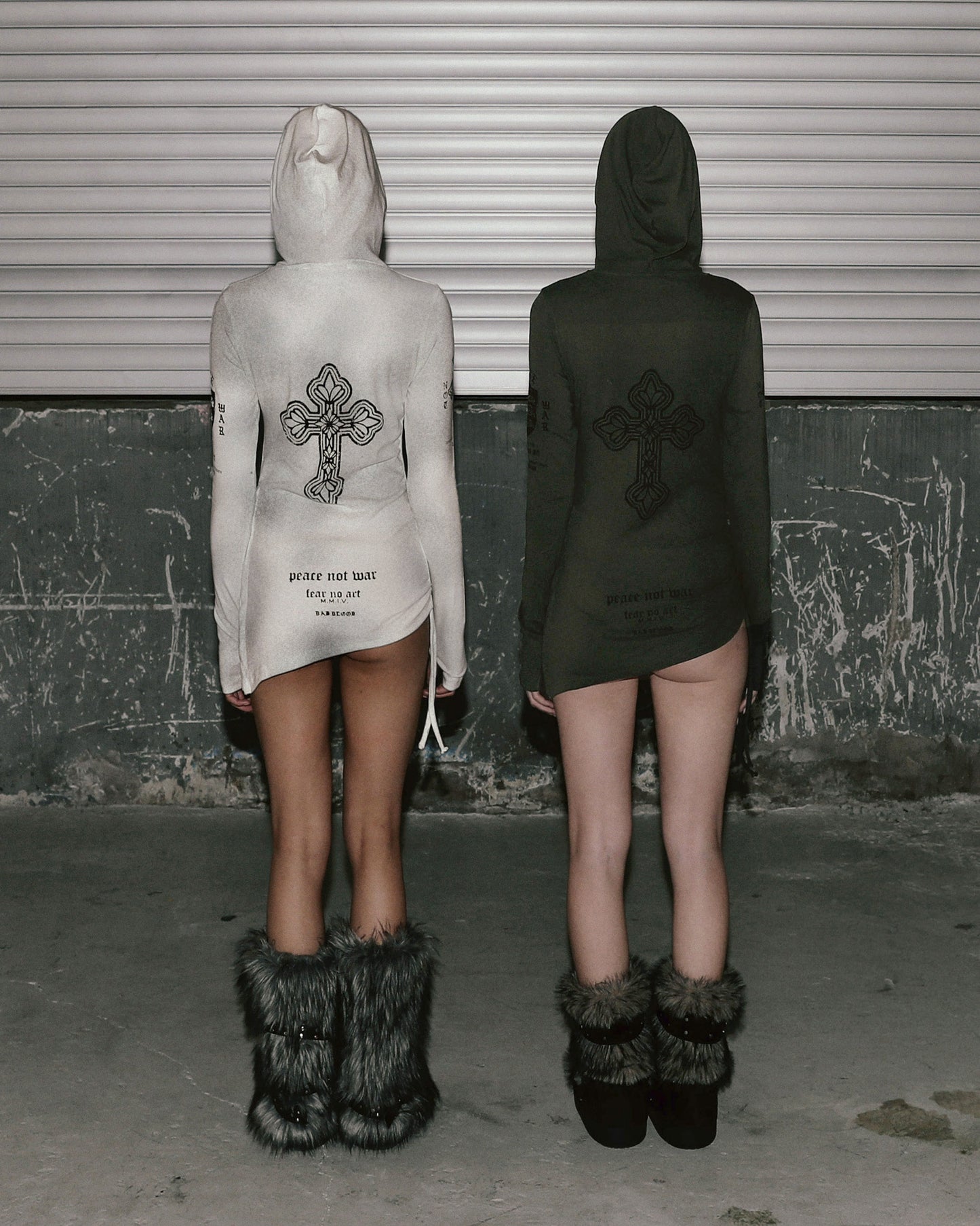 [w-hde25-086] PEACE NOT WAR Slim Cutout Hoodie - White