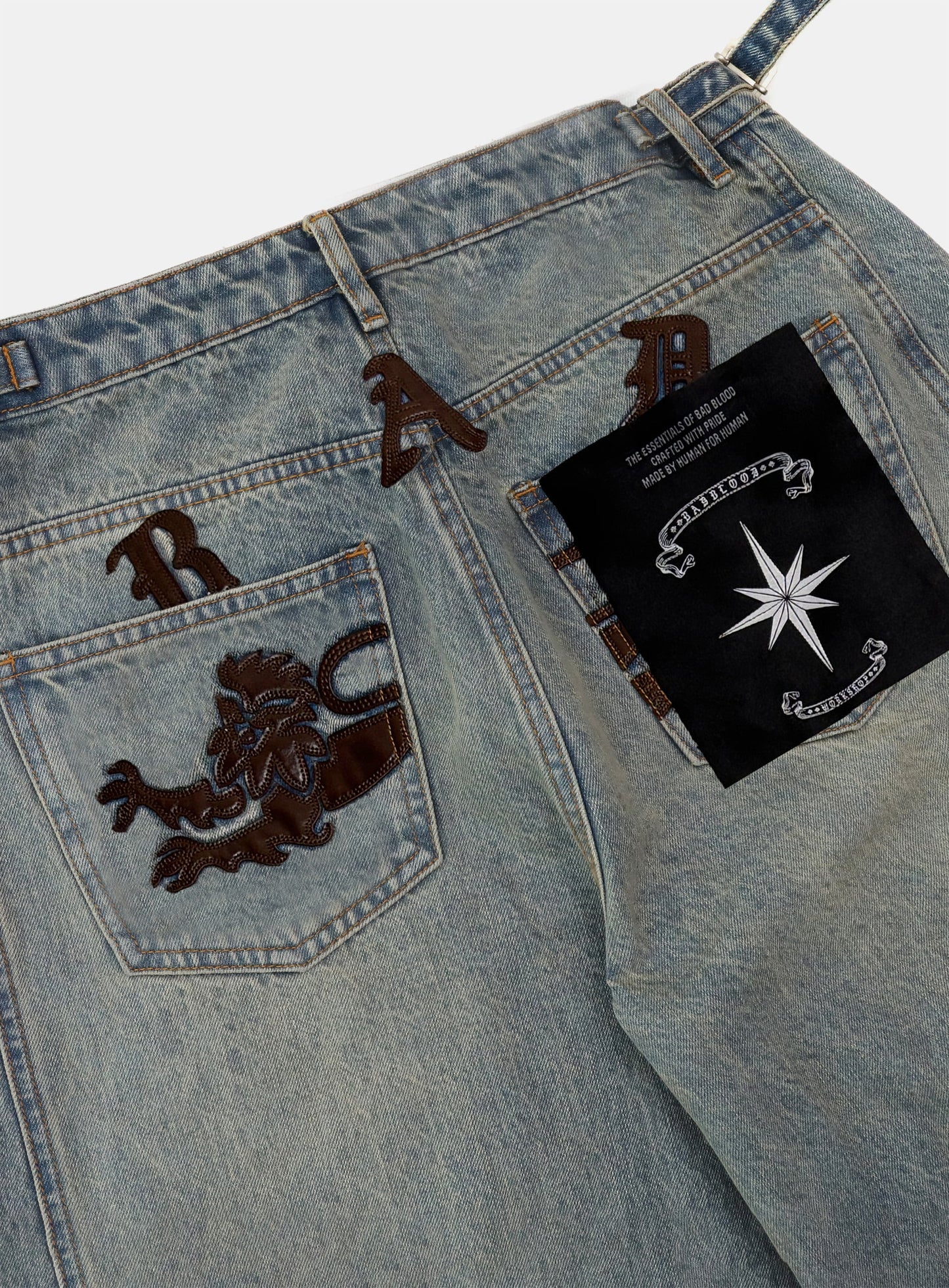 Lion Logo Barrel Jeans - Dusty Light Blue