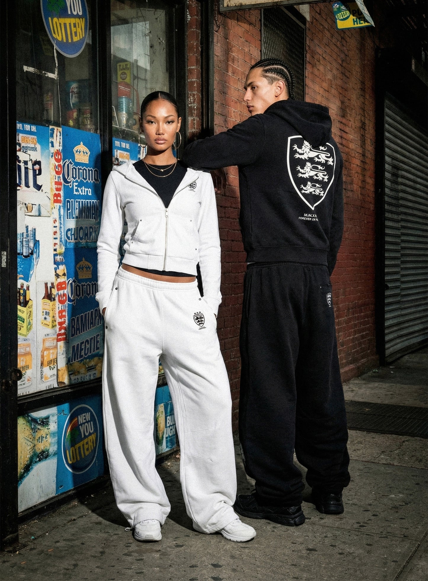 [w-pts26-060] Shield-M Semi-Curved Fit Joggers - White