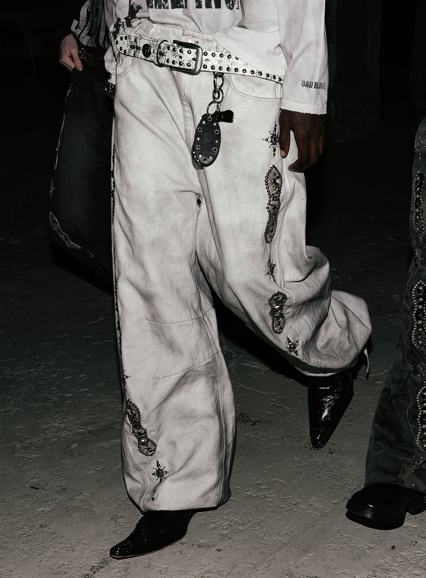 [w-pts25-077] Viper Gemstone Curved Pants - Dusty White