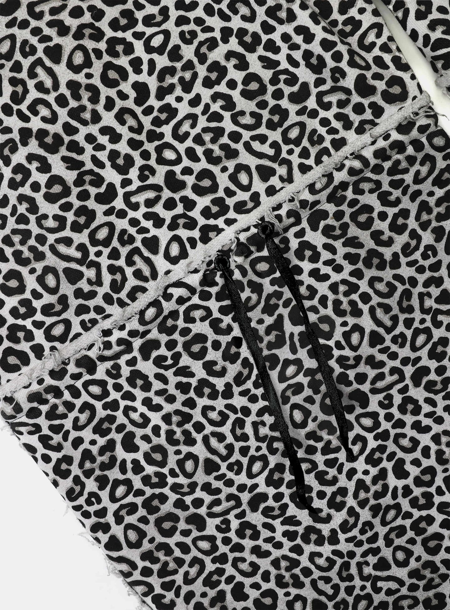 [w-pts25-096] Low Edge Convex Jogger - White Leopard