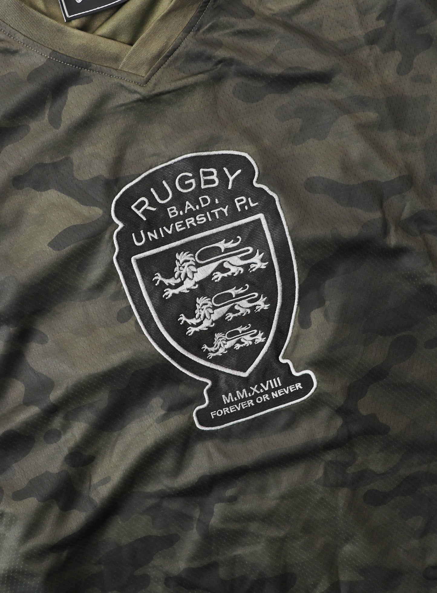 Shield M Contrast V-Neck Jersey Long Sleeve - Green Camo