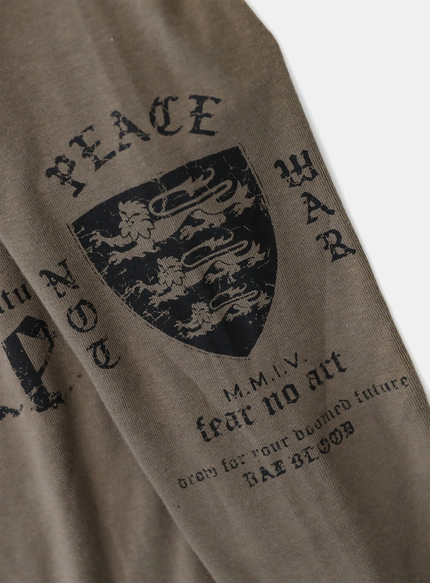 [w-hde25-087] PEACE NOT WAR Slim Cutout Hoodie - Tobacco