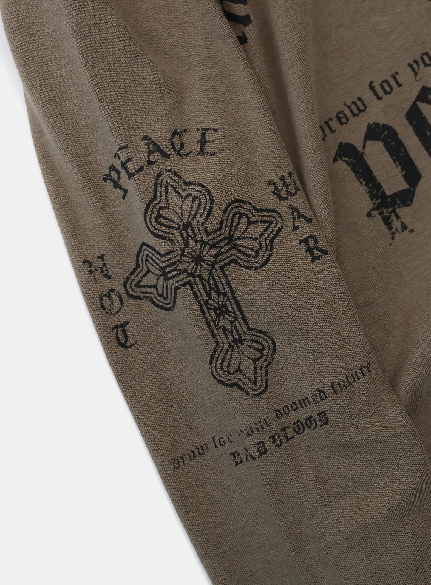 [w-hde25-087] PEACE NOT WAR Slim Cutout Hoodie - Tobacco