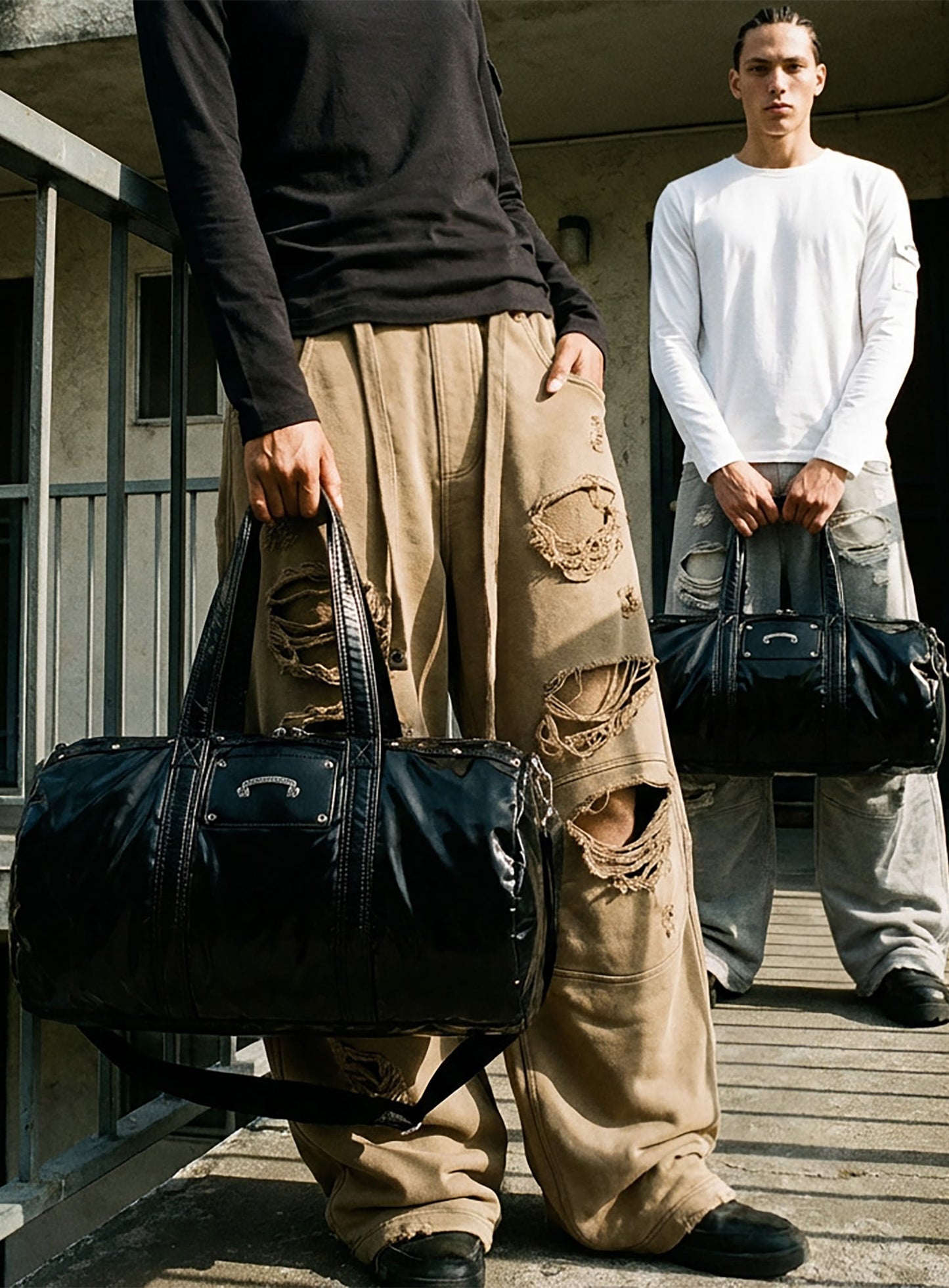 [w-pts25-128] Destroyed Raw-Edge Joggers - Black