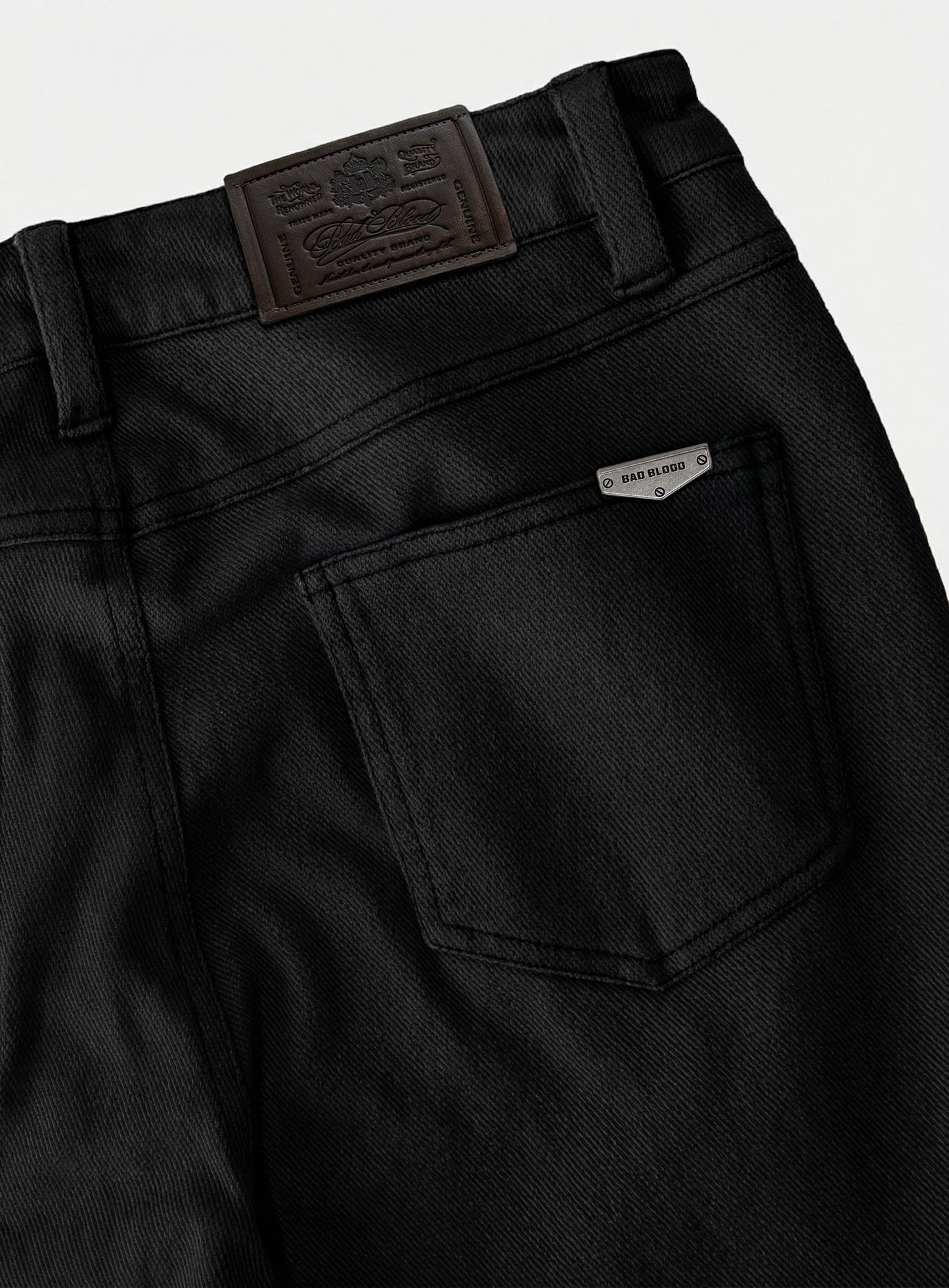 [w-pts26-070] 702 Low-Rise Bootcut Pants - Black