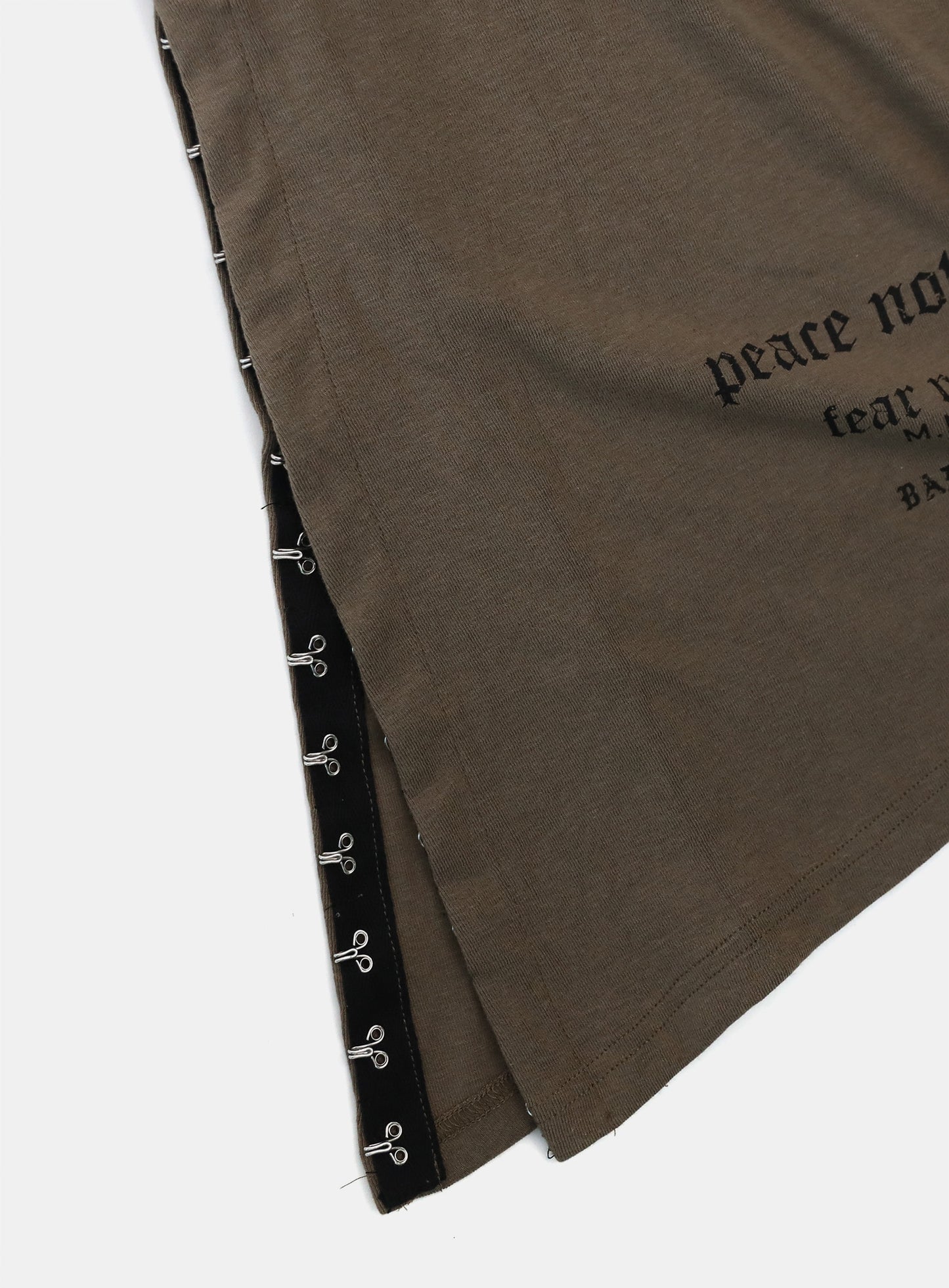 [w-hde25-087] PEACE NOT WAR Slim Cutout Hoodie - Tobacco