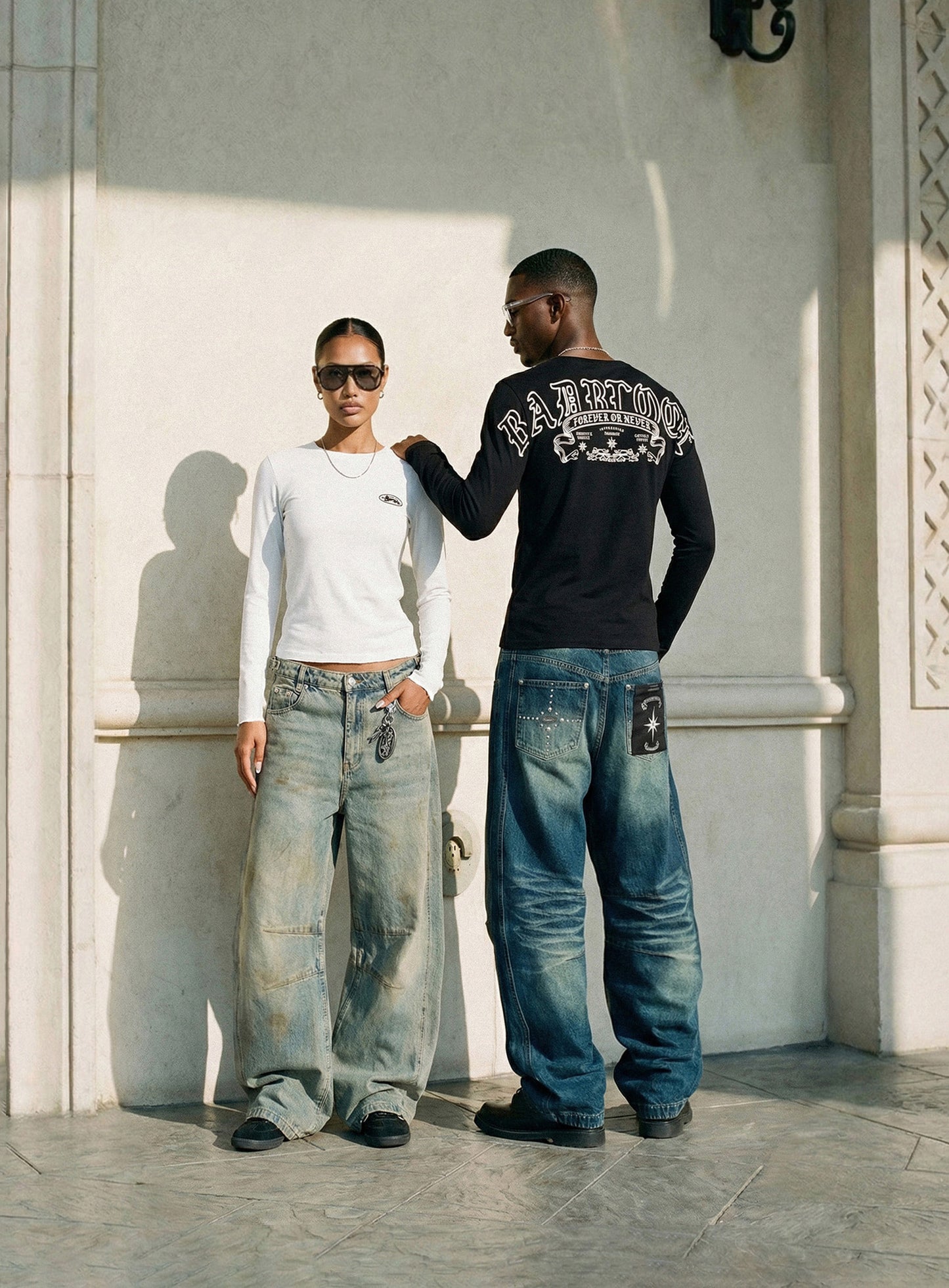 [w-pts26-010] Star-Studded Barrel Jeans - Mid Blue