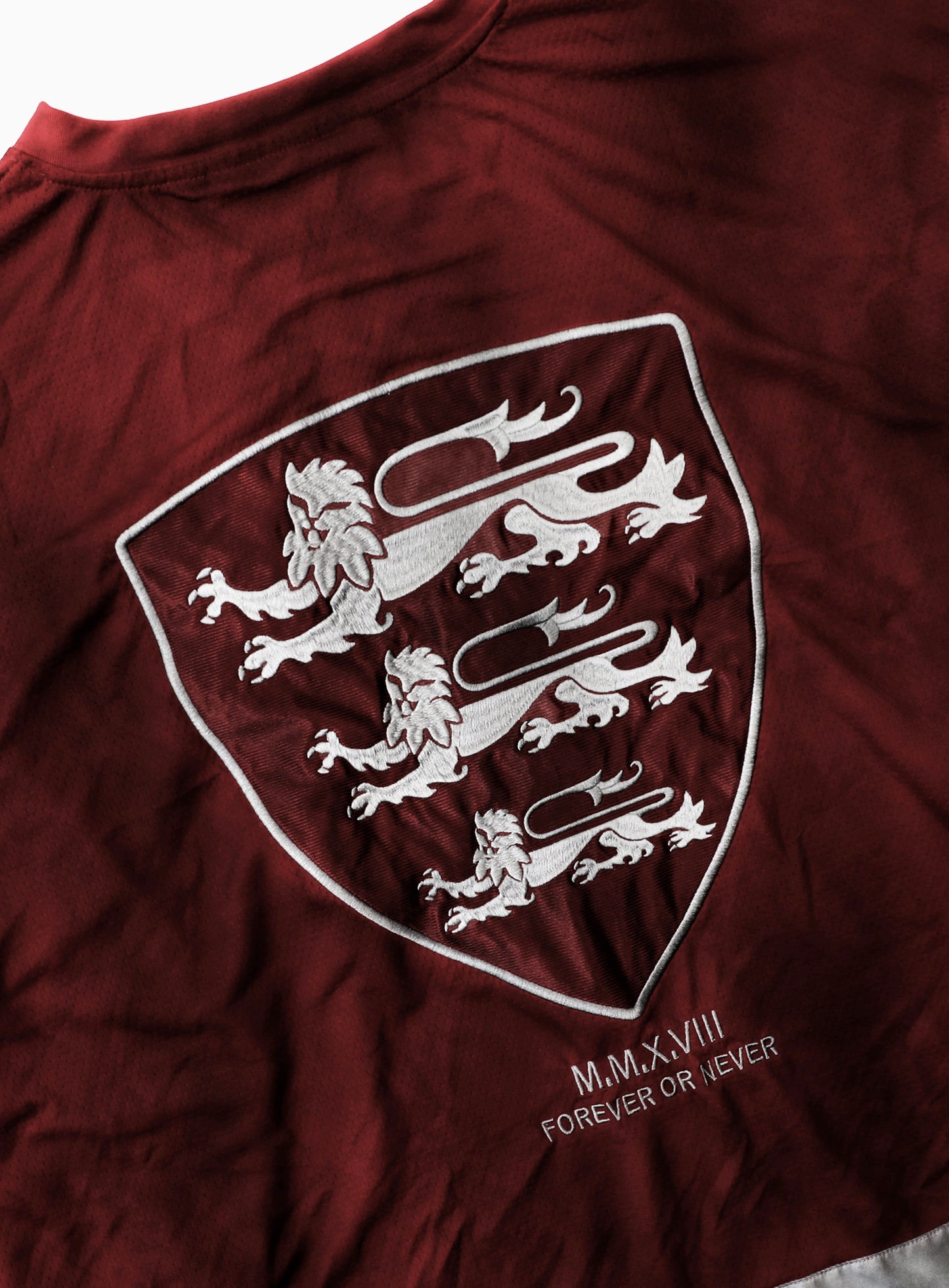 Shield M Contrast V-Neck Jersey Long Sleeve - Red