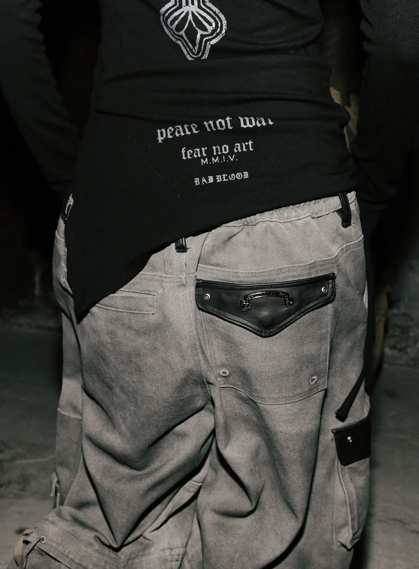 [w-pts25-114] Distressed Convertible Cargo Pants - Charcoal