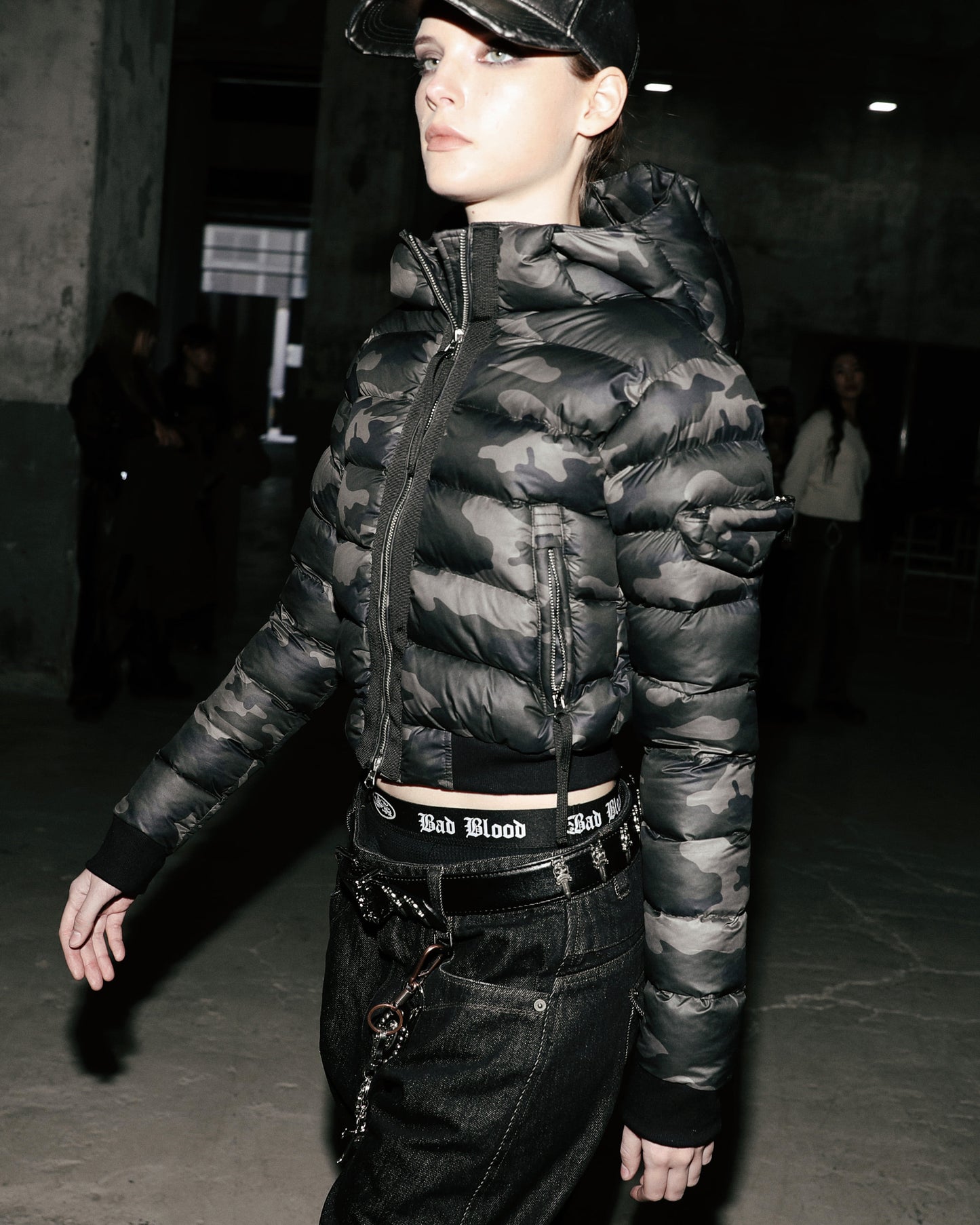 [w-jkt25-048] Viper 31-2 Hooded Short Puffer - Green Camo