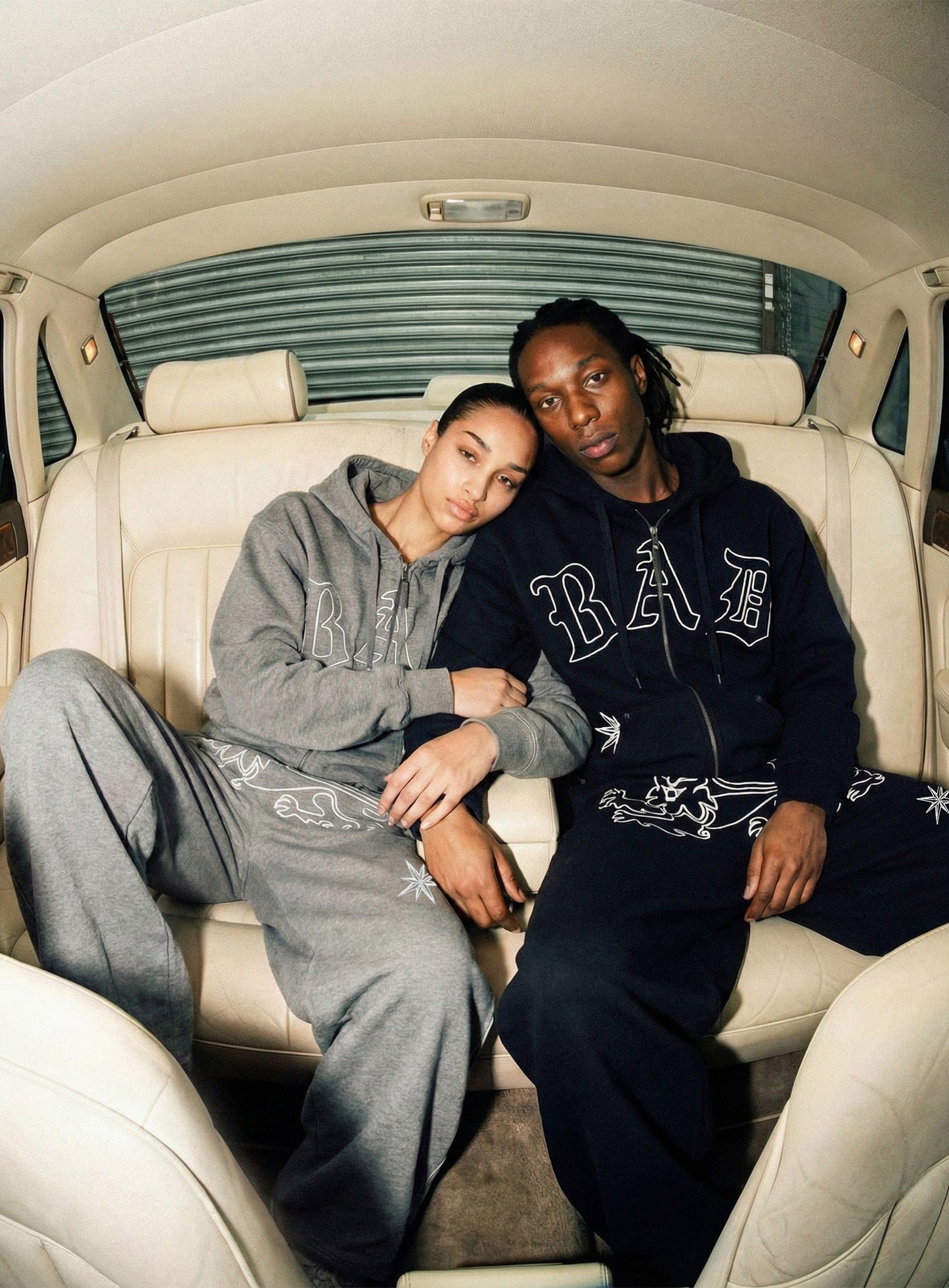 [w-jkt26-002] Titan Stroke Zip-Up Hoodie - Gray