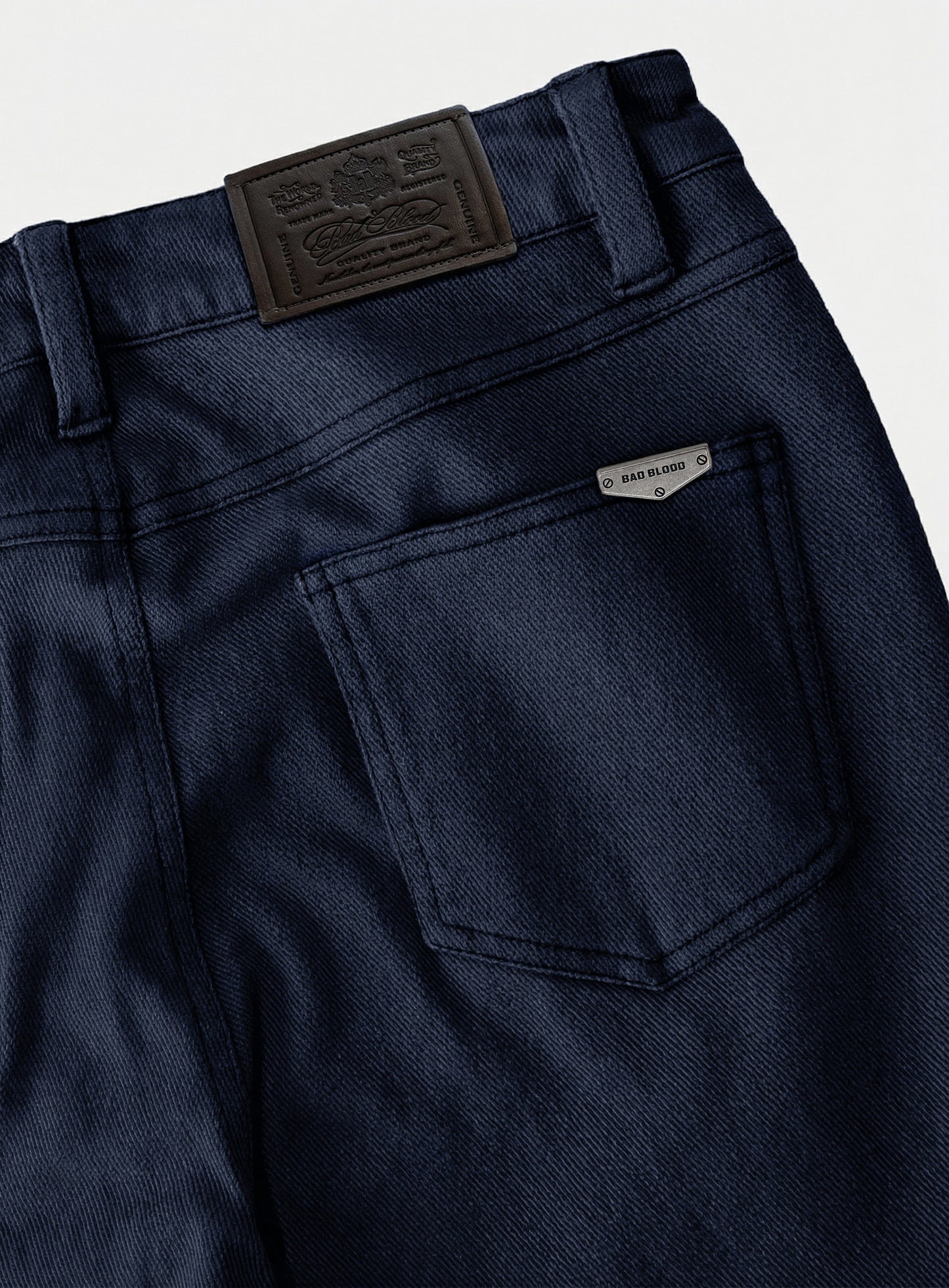 [w-pts26-071] 702 Low-Rise Bootcut Pants - Navy