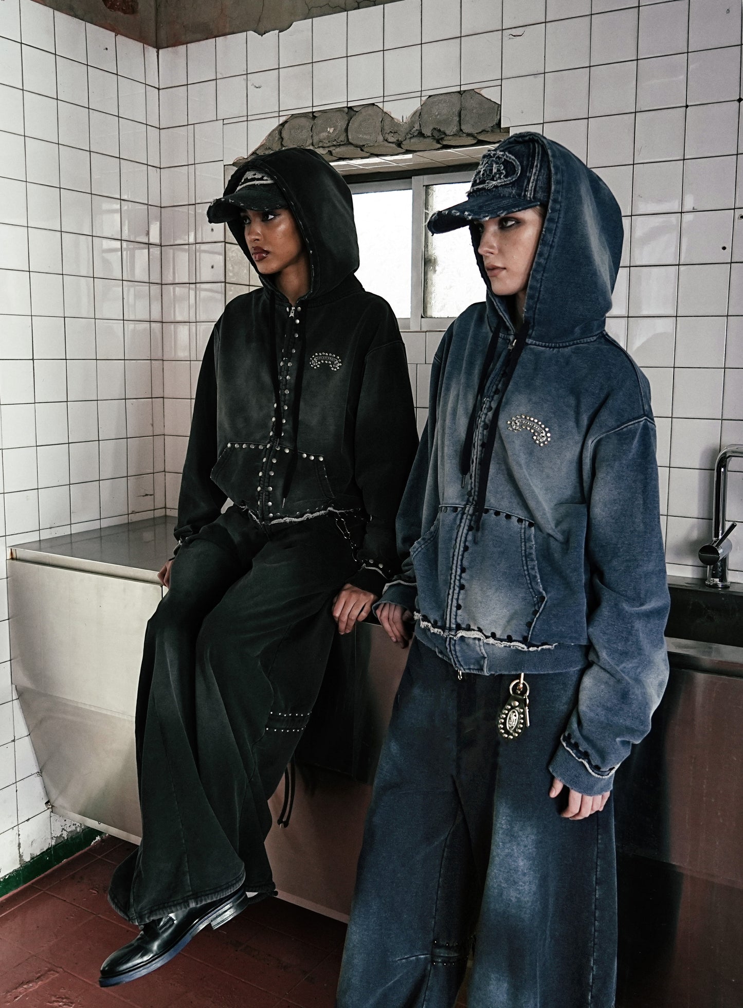 [w-pts25-100] Mystic Studded Washed Denim Sweatpants - Black