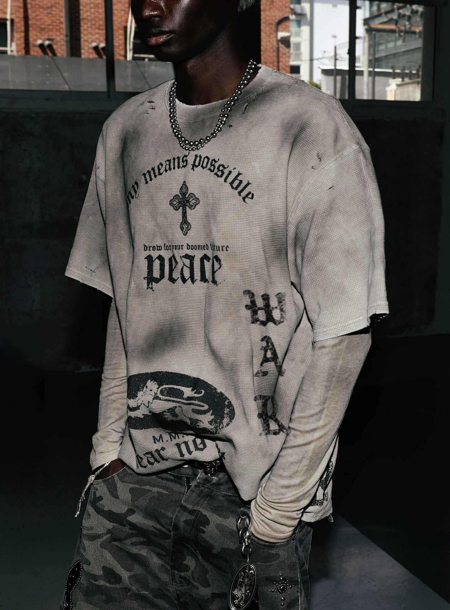 PEACE NOT WAR T-shirt - Dusty Beige