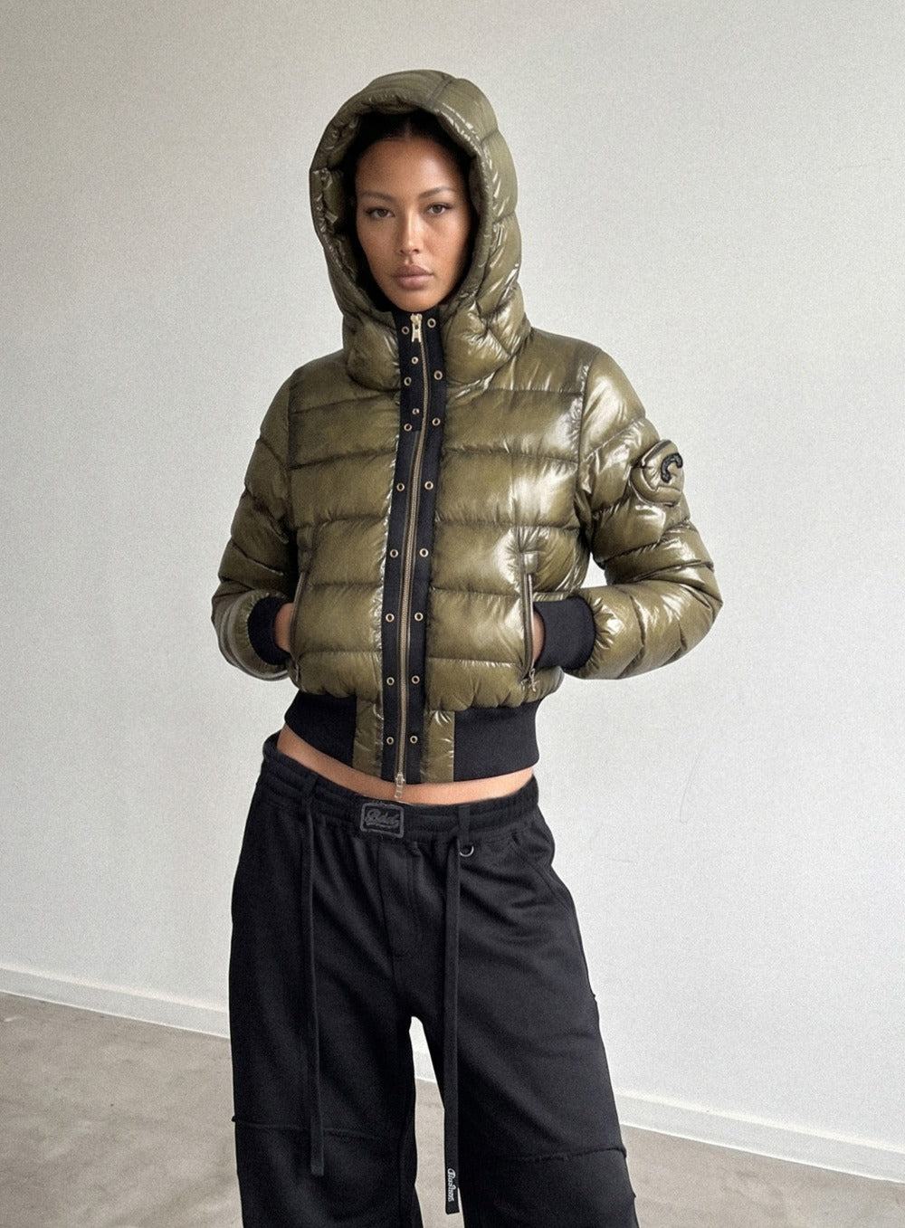 [﻿PREORDER] [w-jkt26-087] Viper 422 Midweight Hooded Short Puffer – Military Green