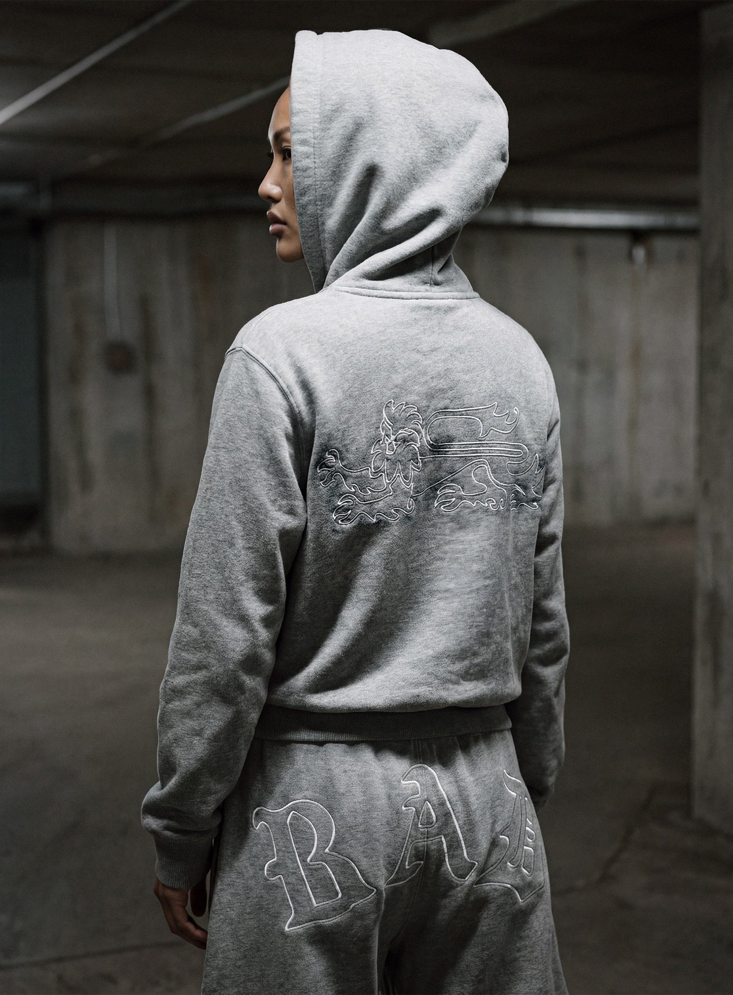 [w-jkt26-002] Titan Stroke Zip-Up Hoodie - Gray
