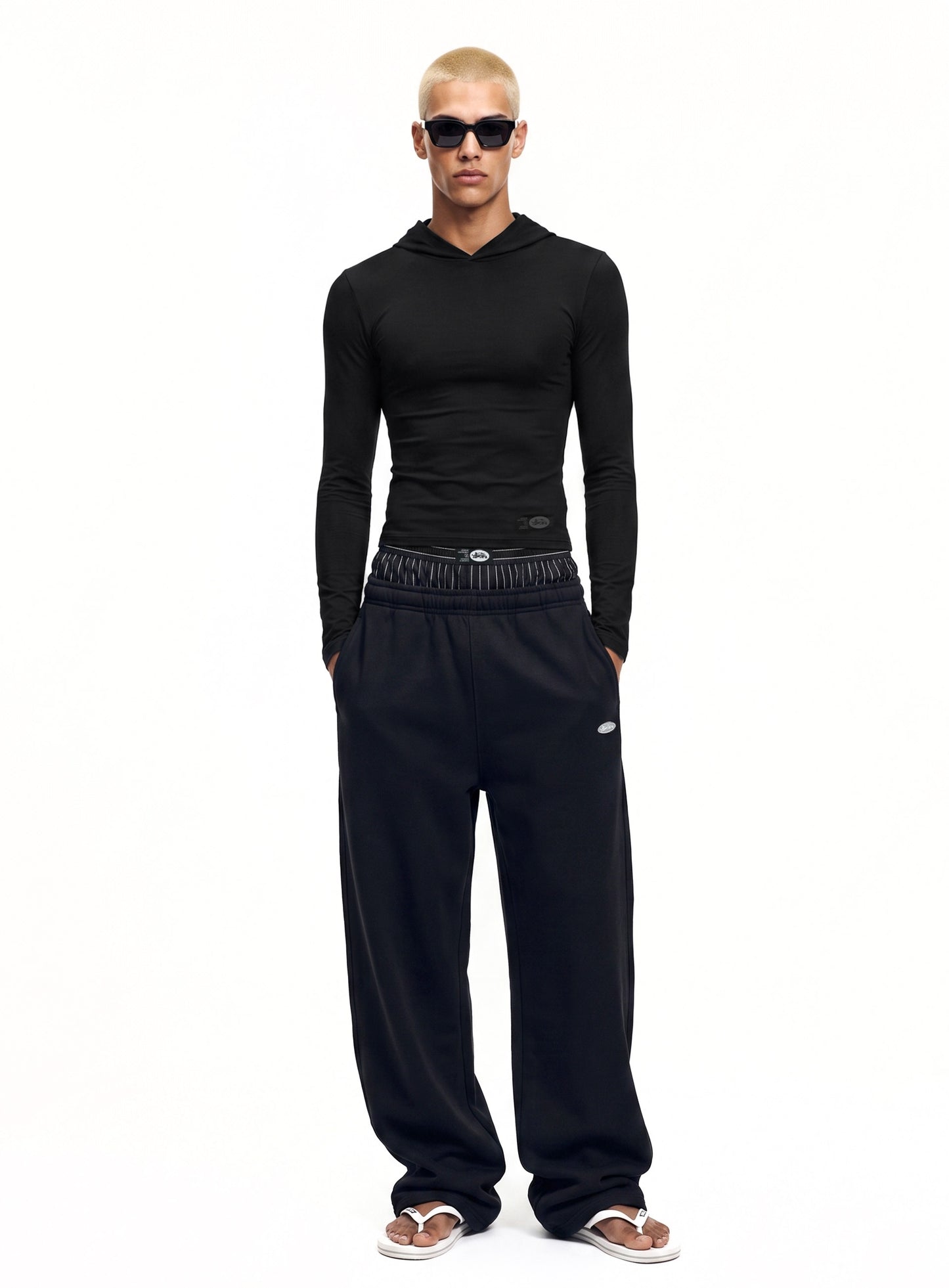[w-hde26-035] Everyday Hoodie - Black